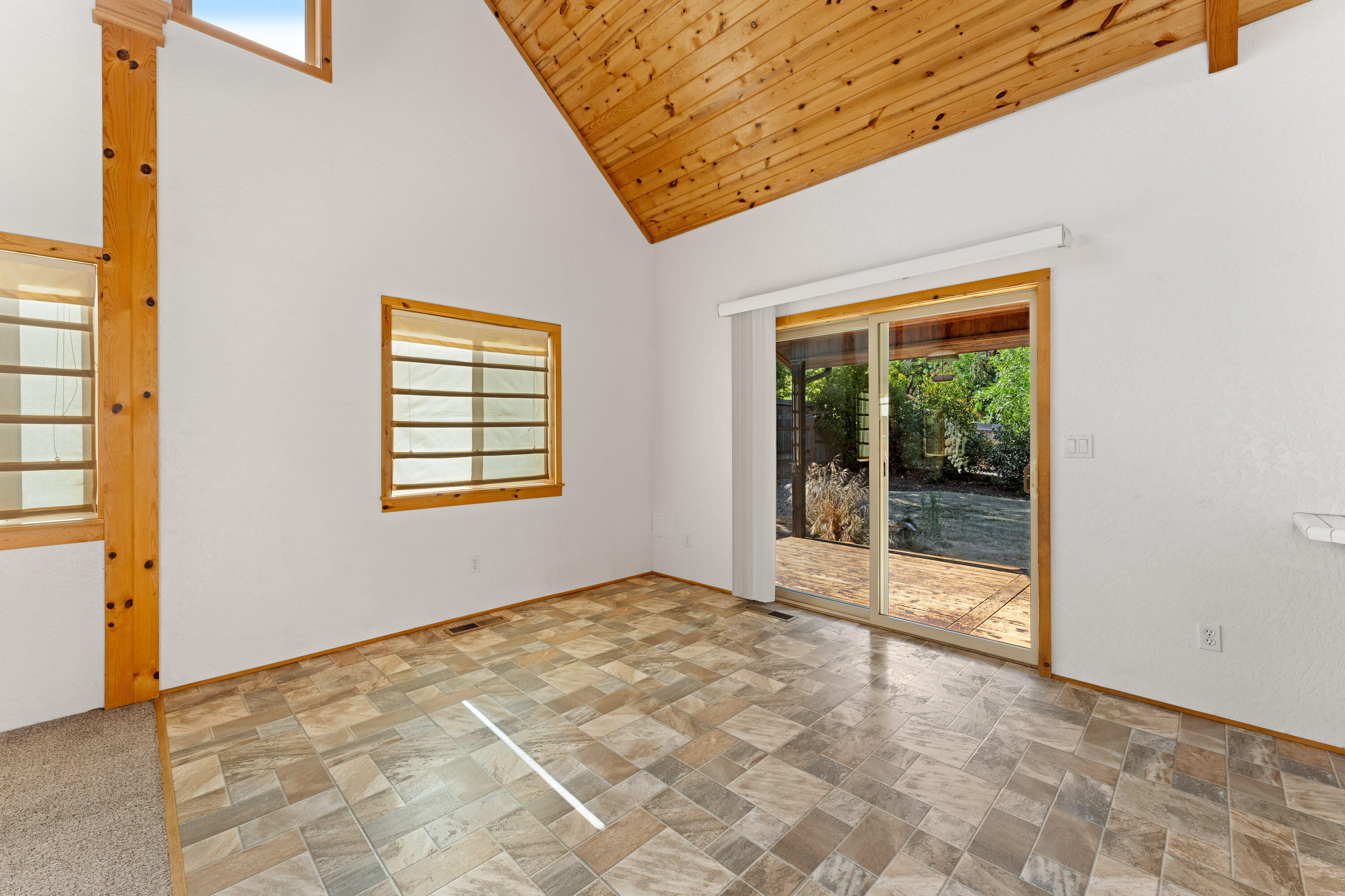 87 SE Troll View Road