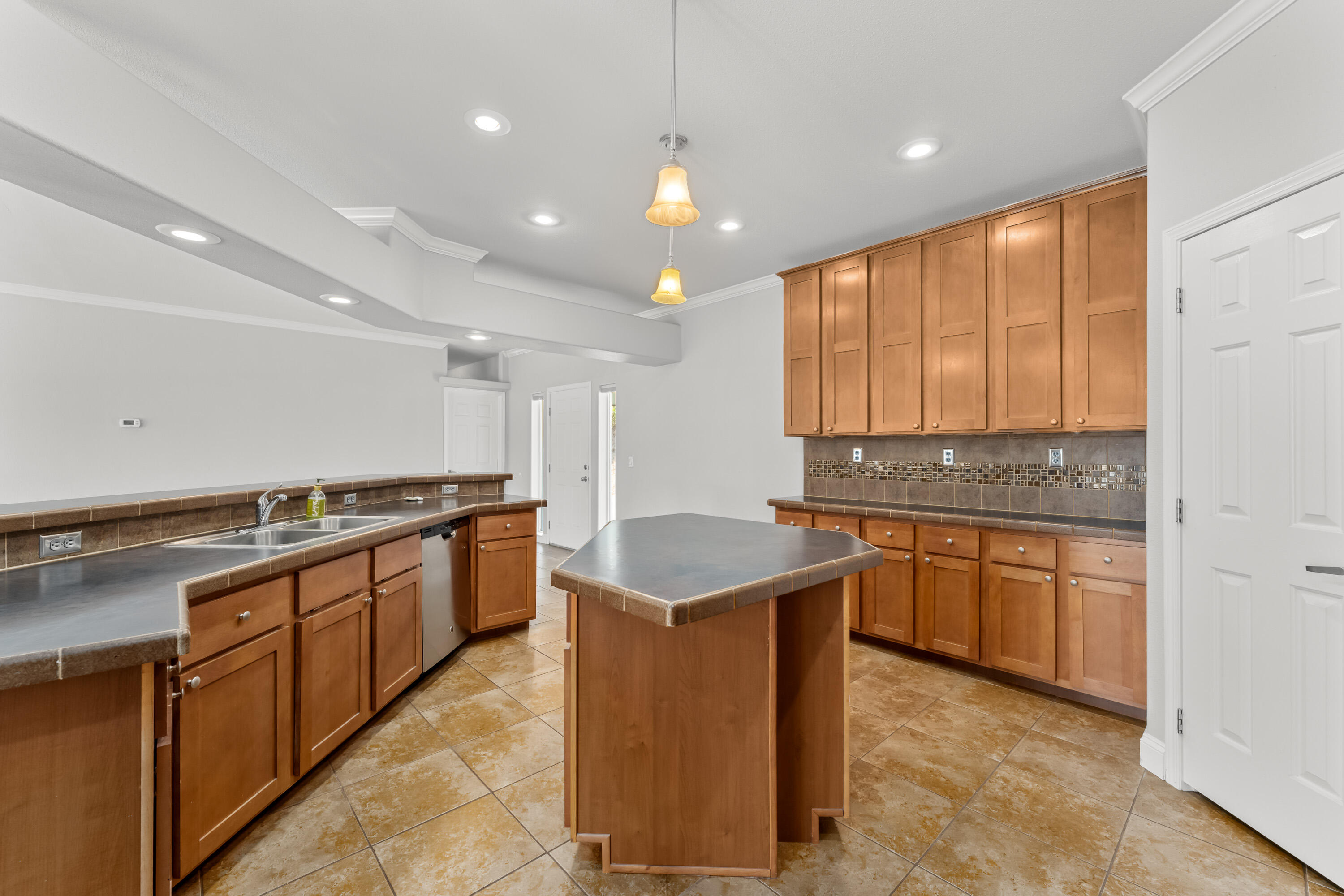 2135 Williams Highway