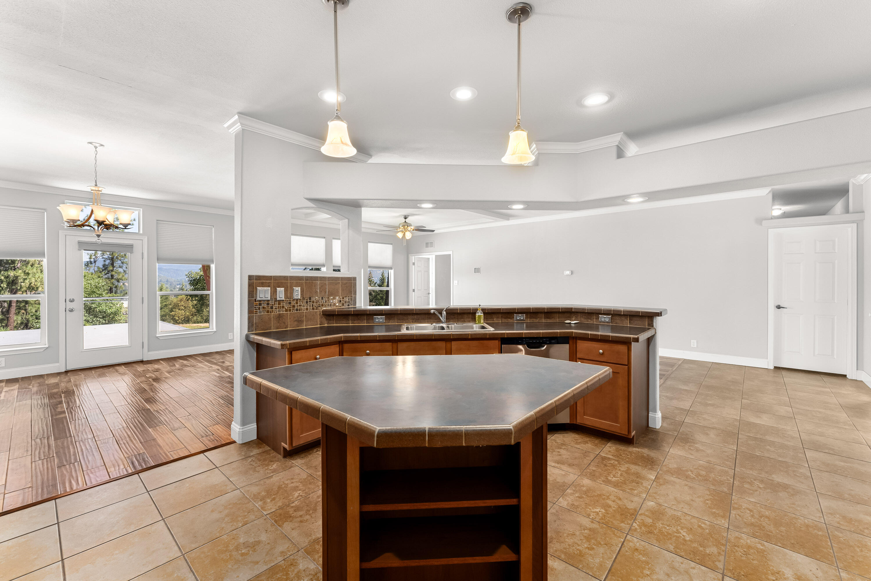 2135 Williams Highway