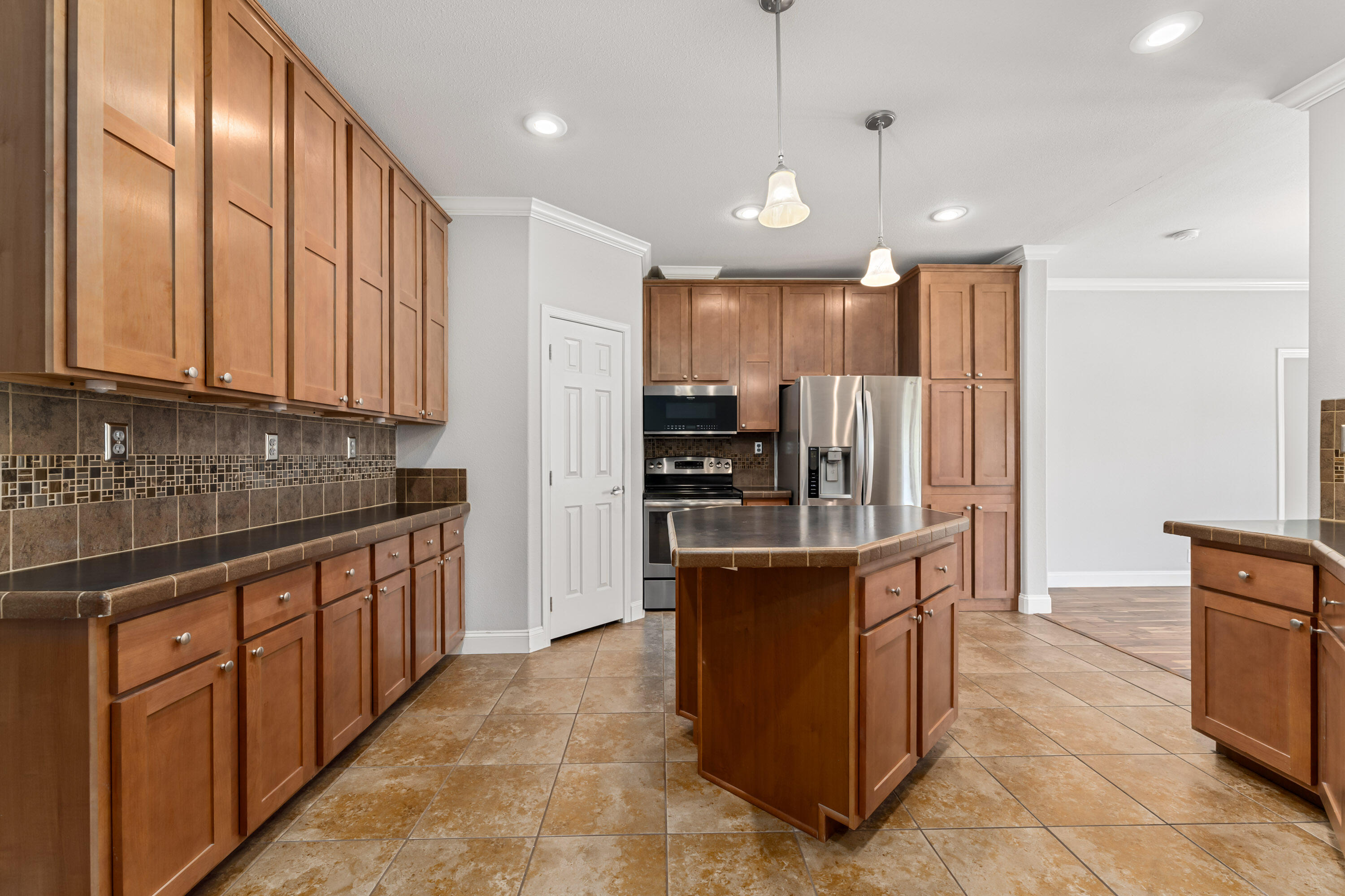 2135 Williams Highway