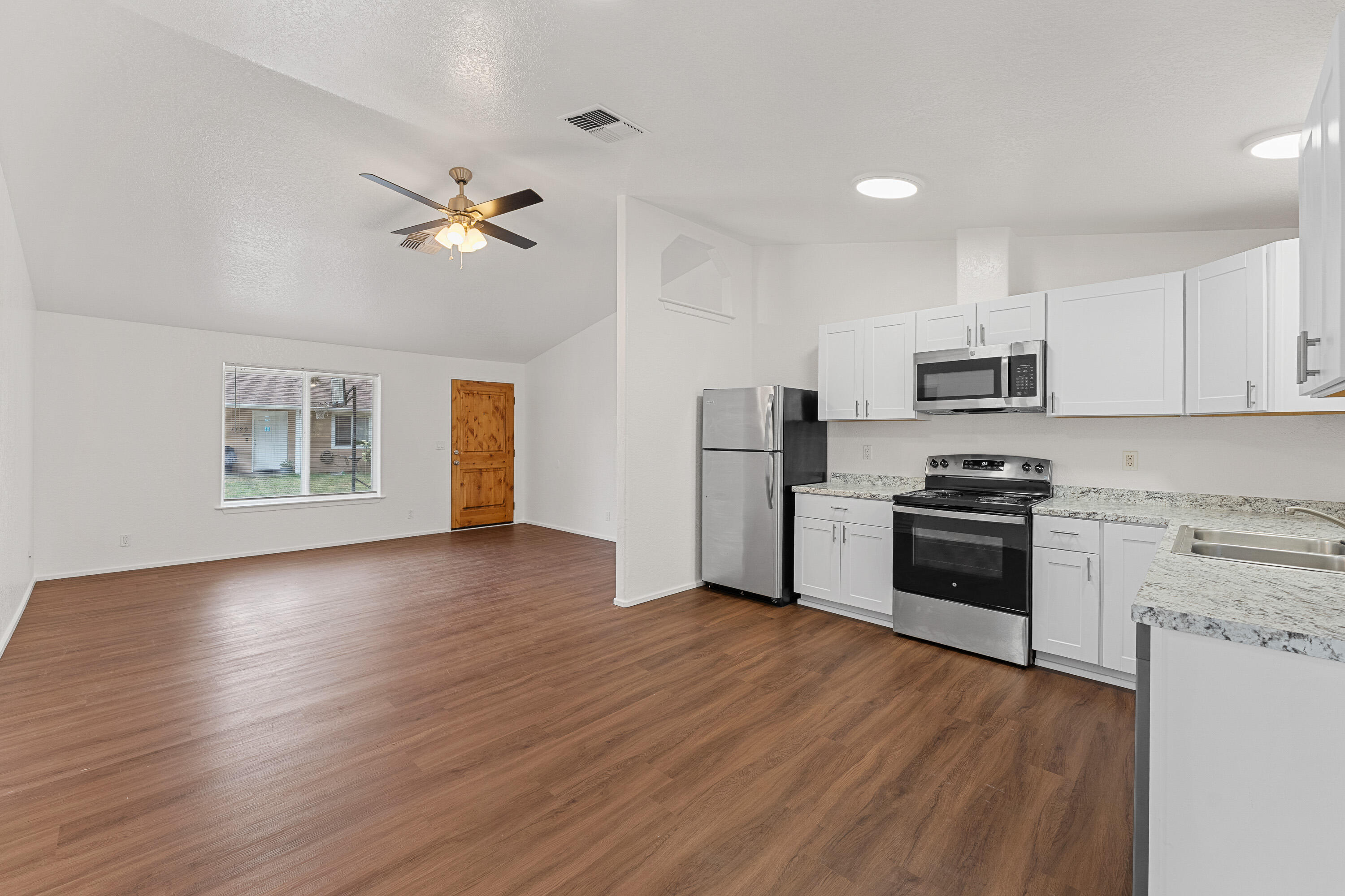 11311133 SW Central Avenue