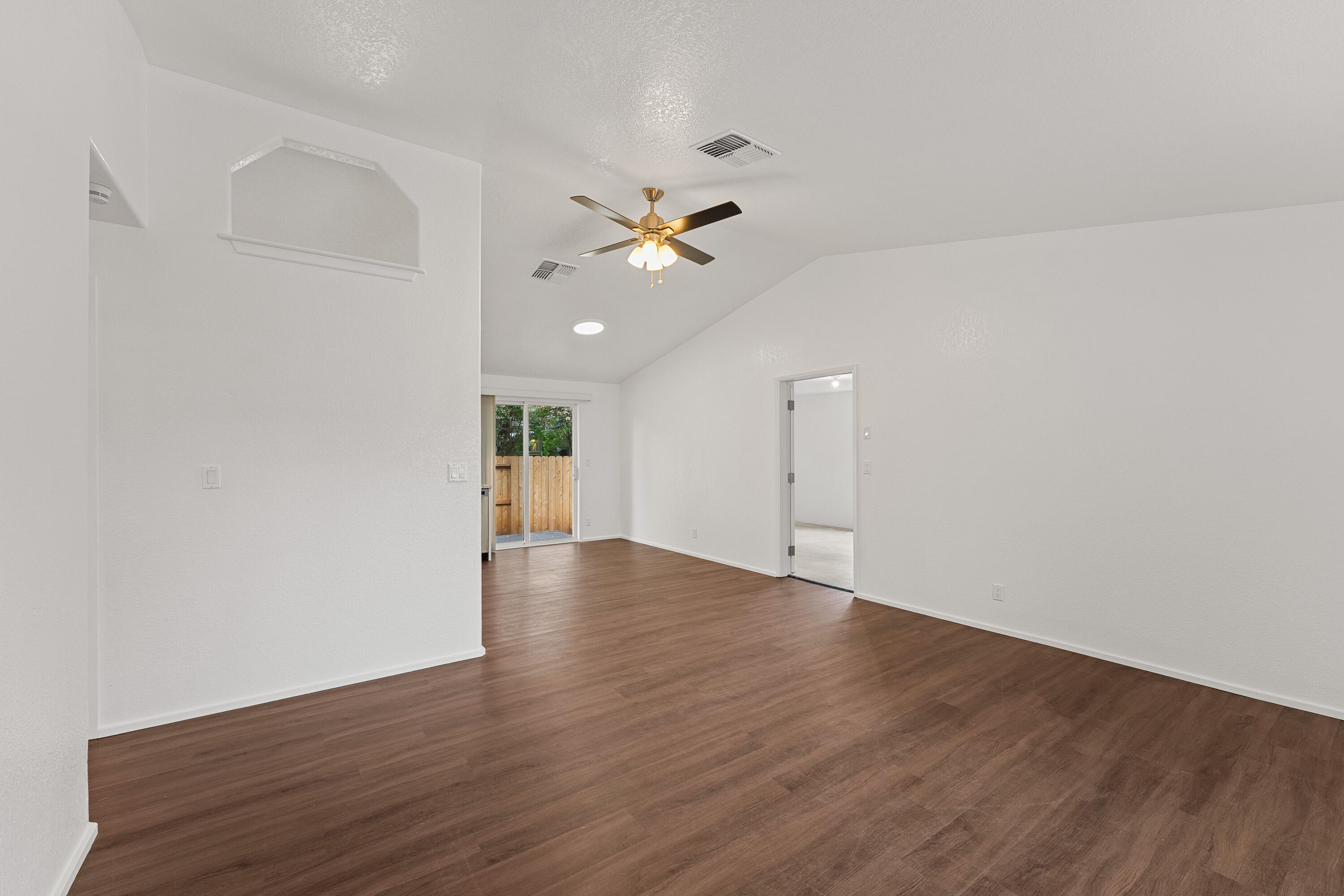 11311133 SW Central Avenue