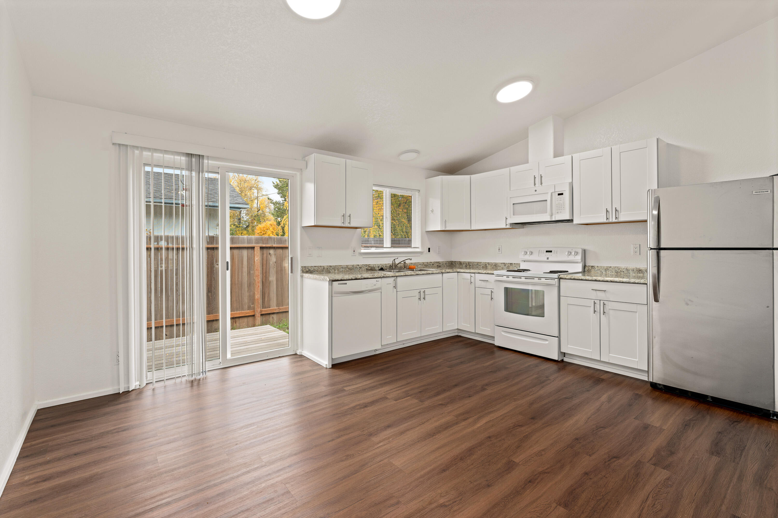 11311133 SW Central Avenue