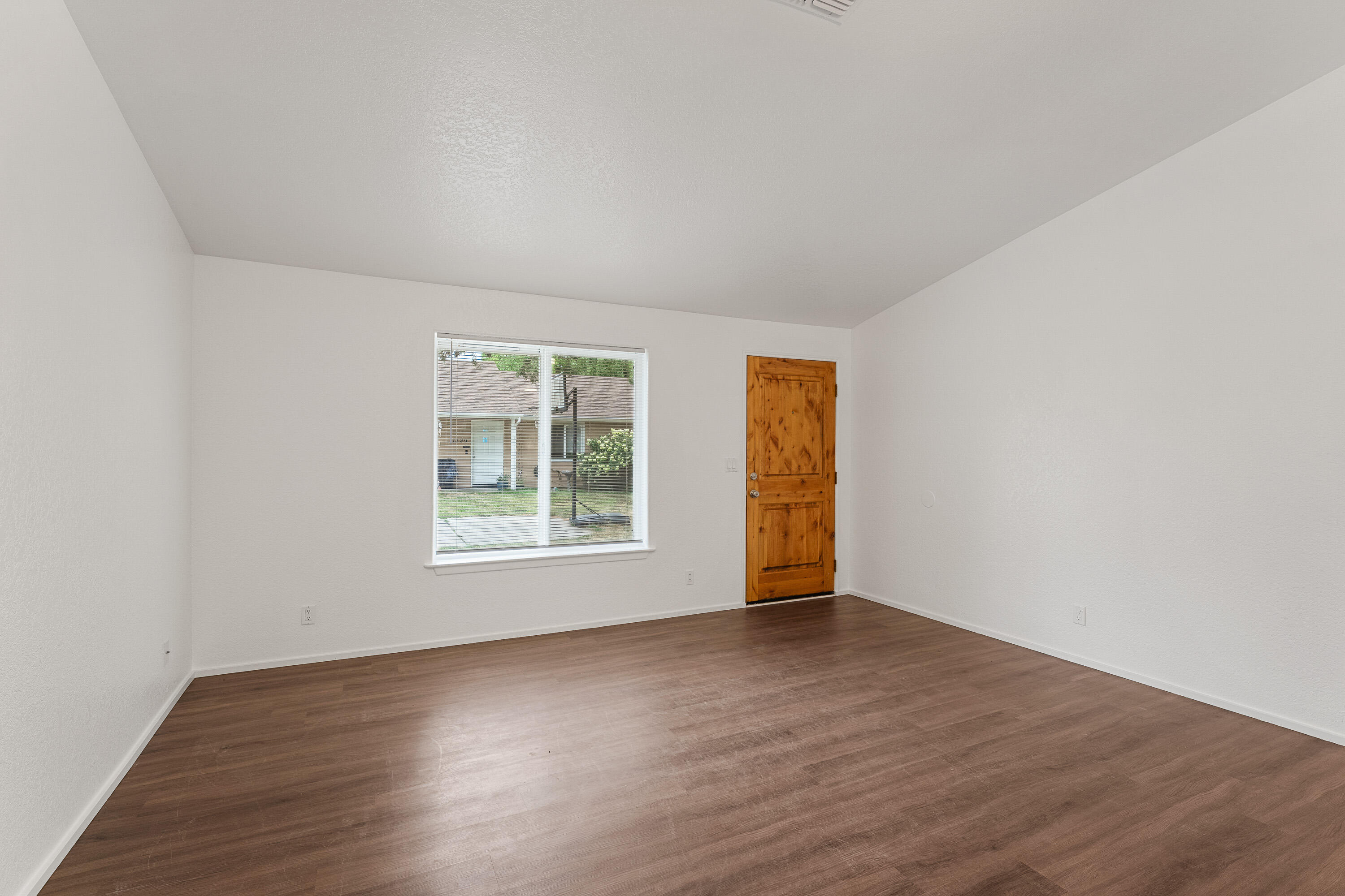 11311133 SW Central Avenue