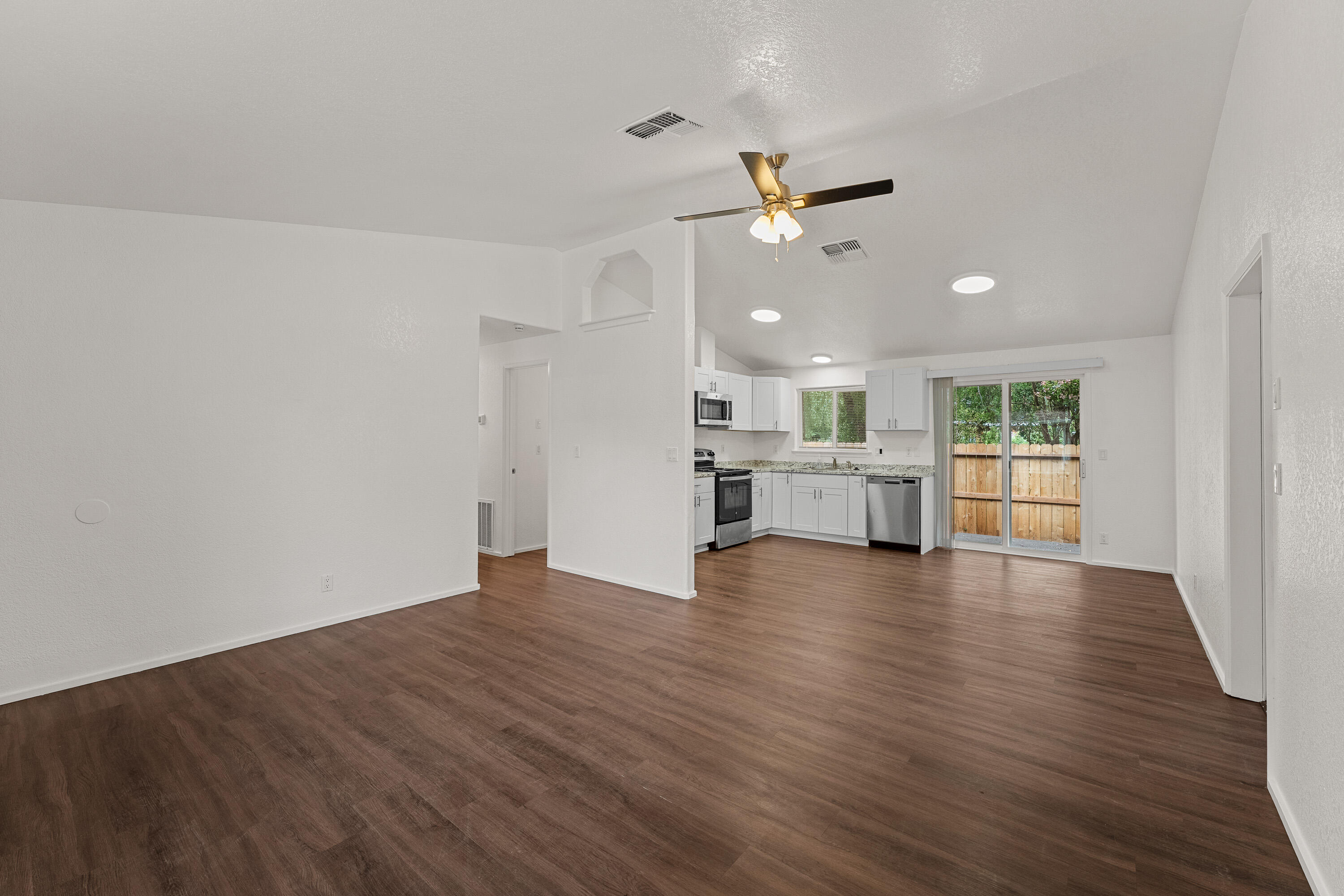11311133 SW Central Avenue
