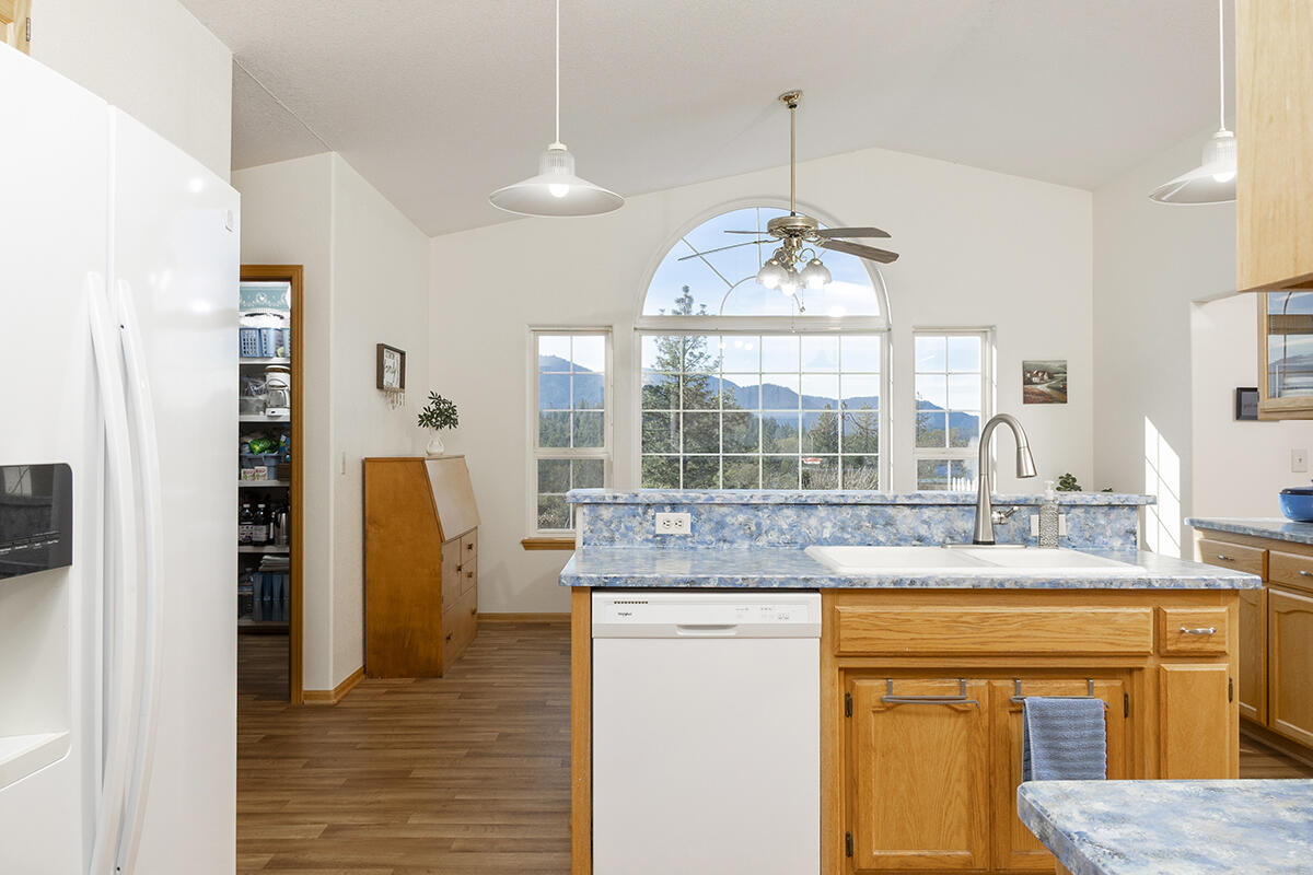 4806 Williams Highway