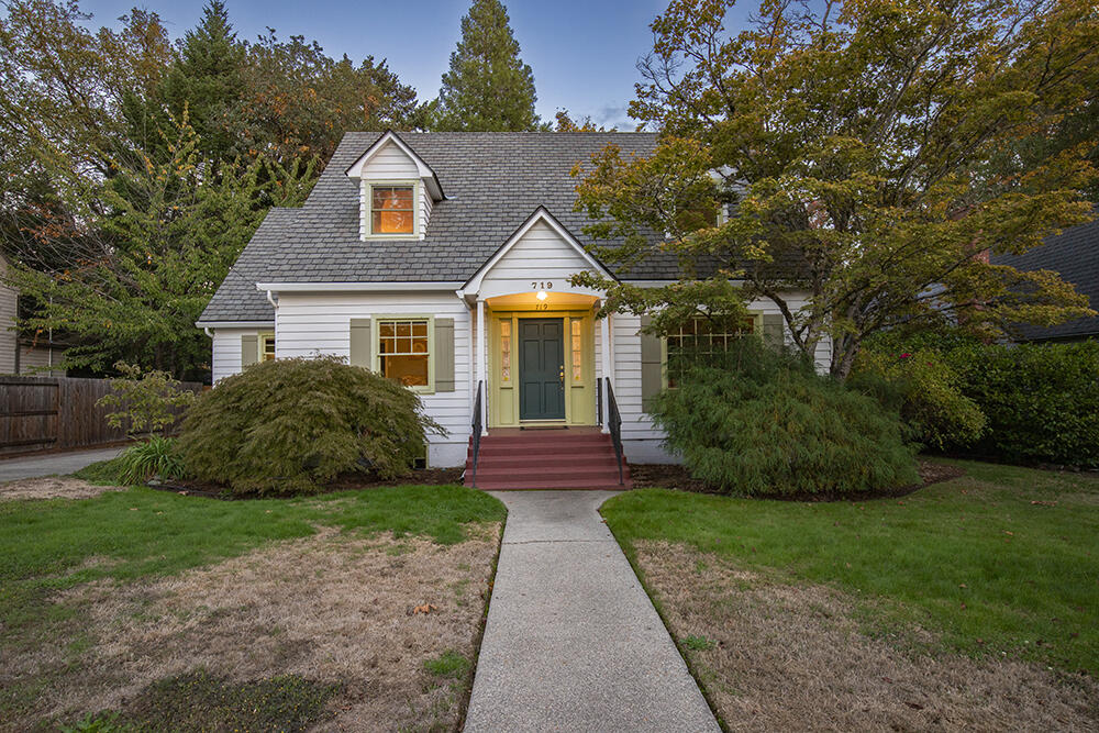 719 NW 3rd Street