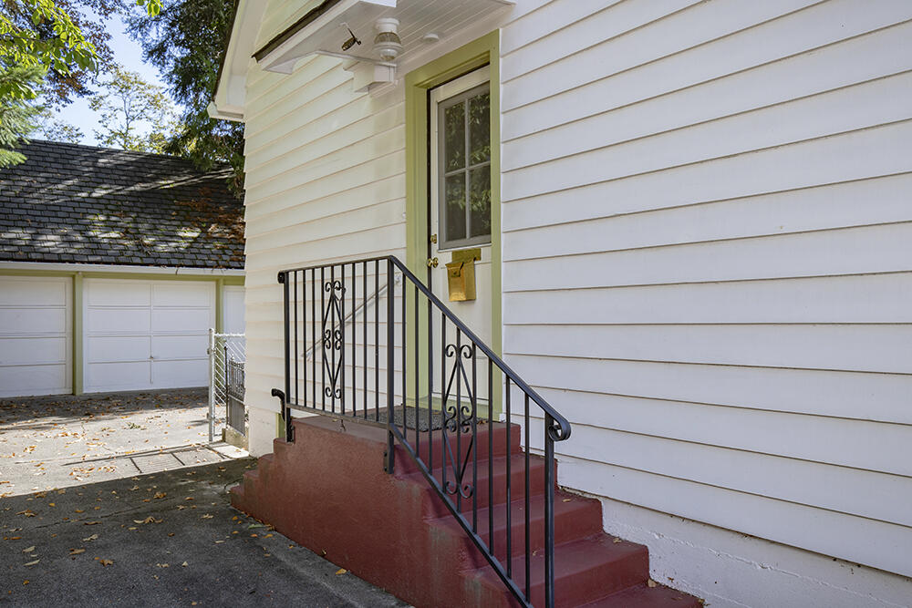 719 NW 3rd Street