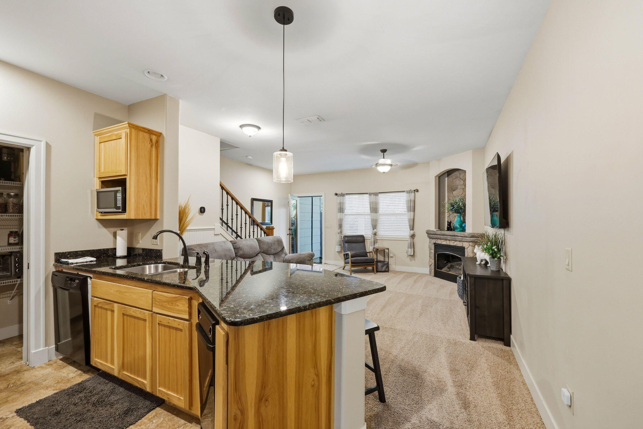 692 SE Vine Maple Lane