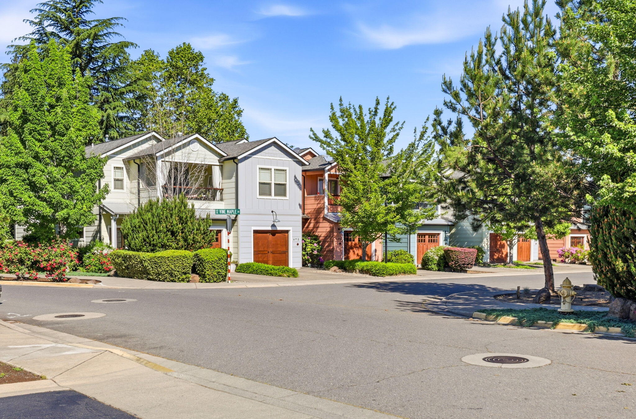 692 SE Vine Maple Lane
