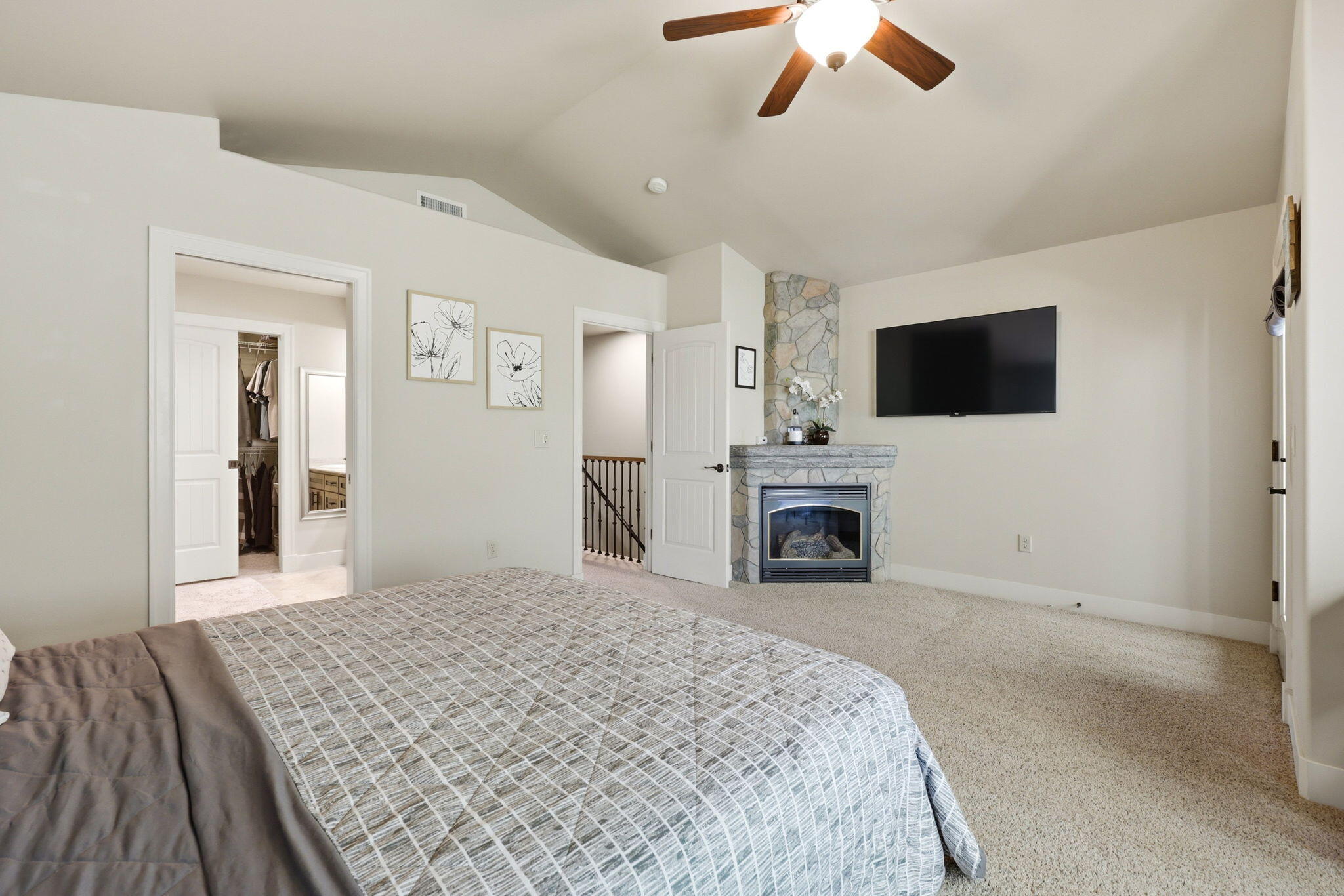 692 SE Vine Maple Lane