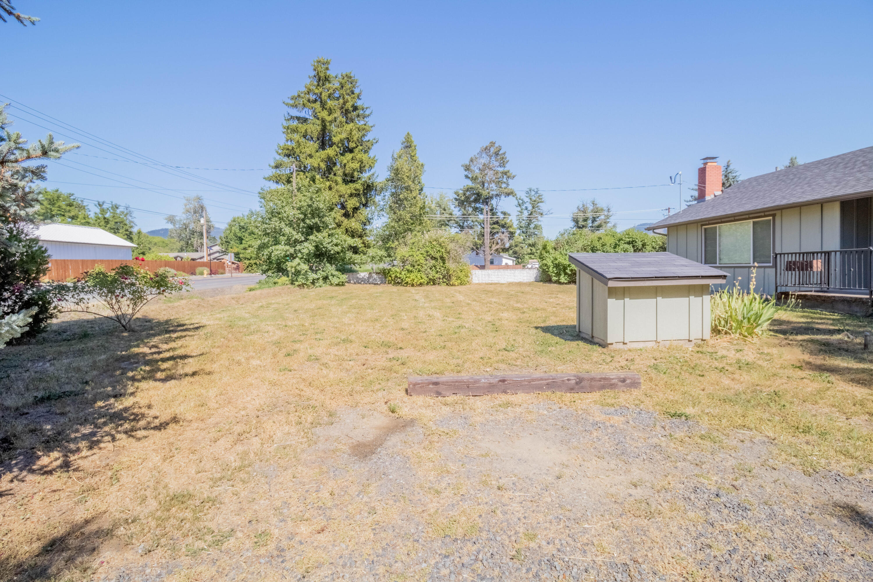 2087 Upper River