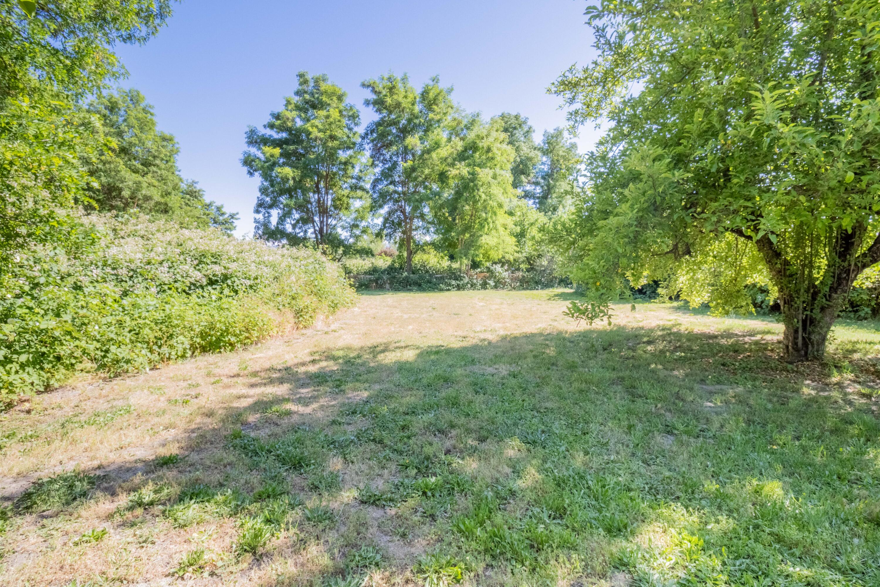 2087 Upper River