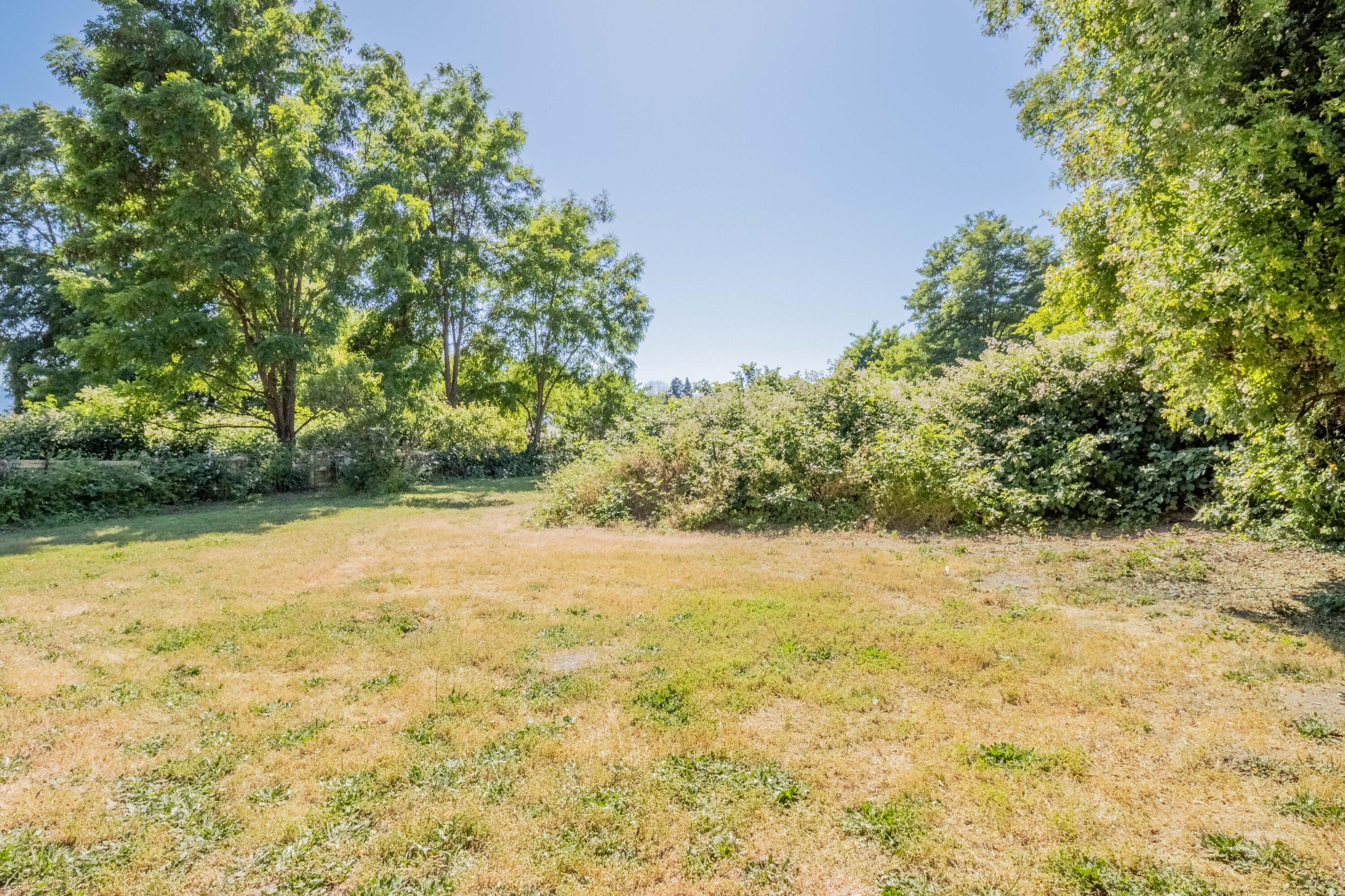 2087 Upper River