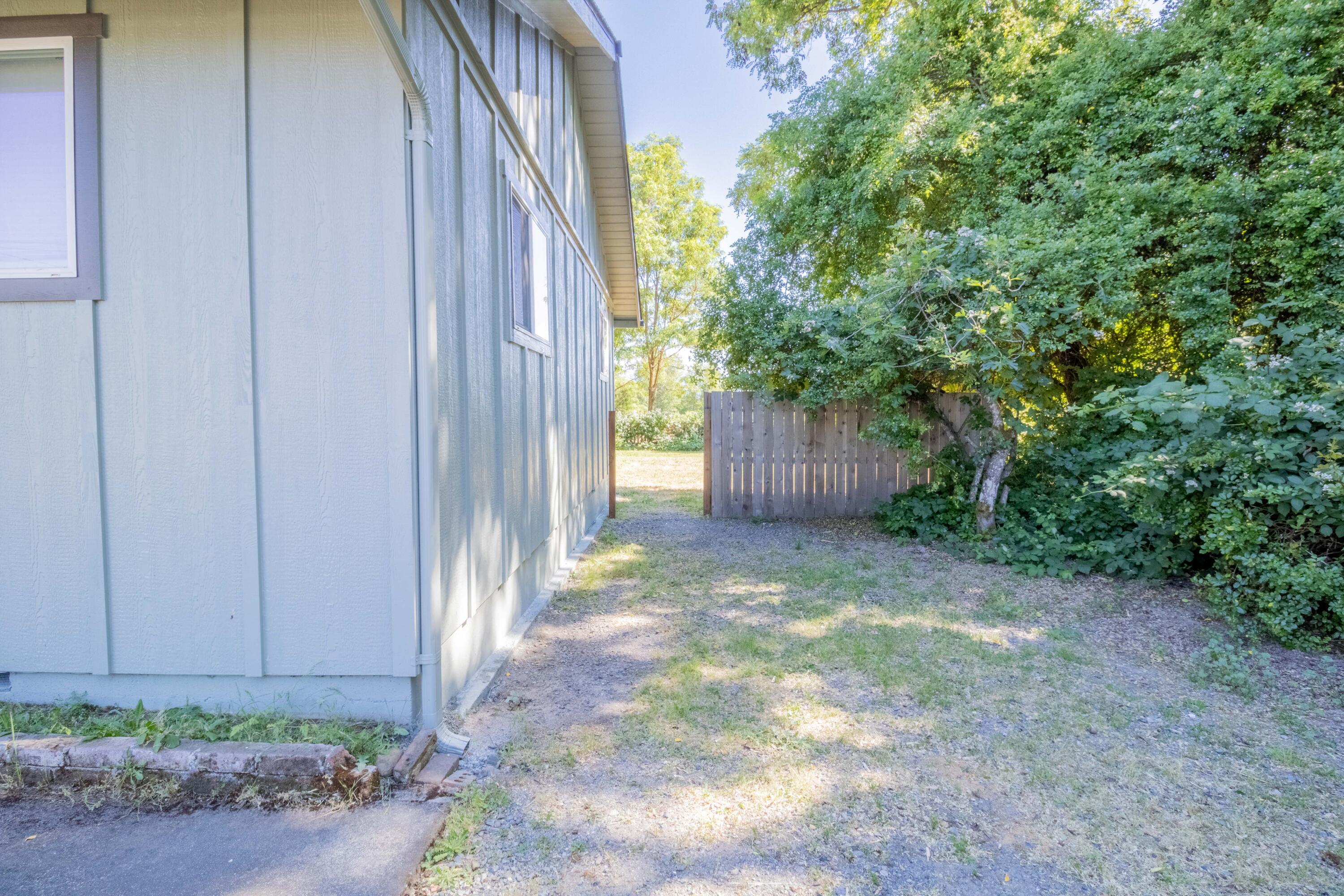 2087 Upper River