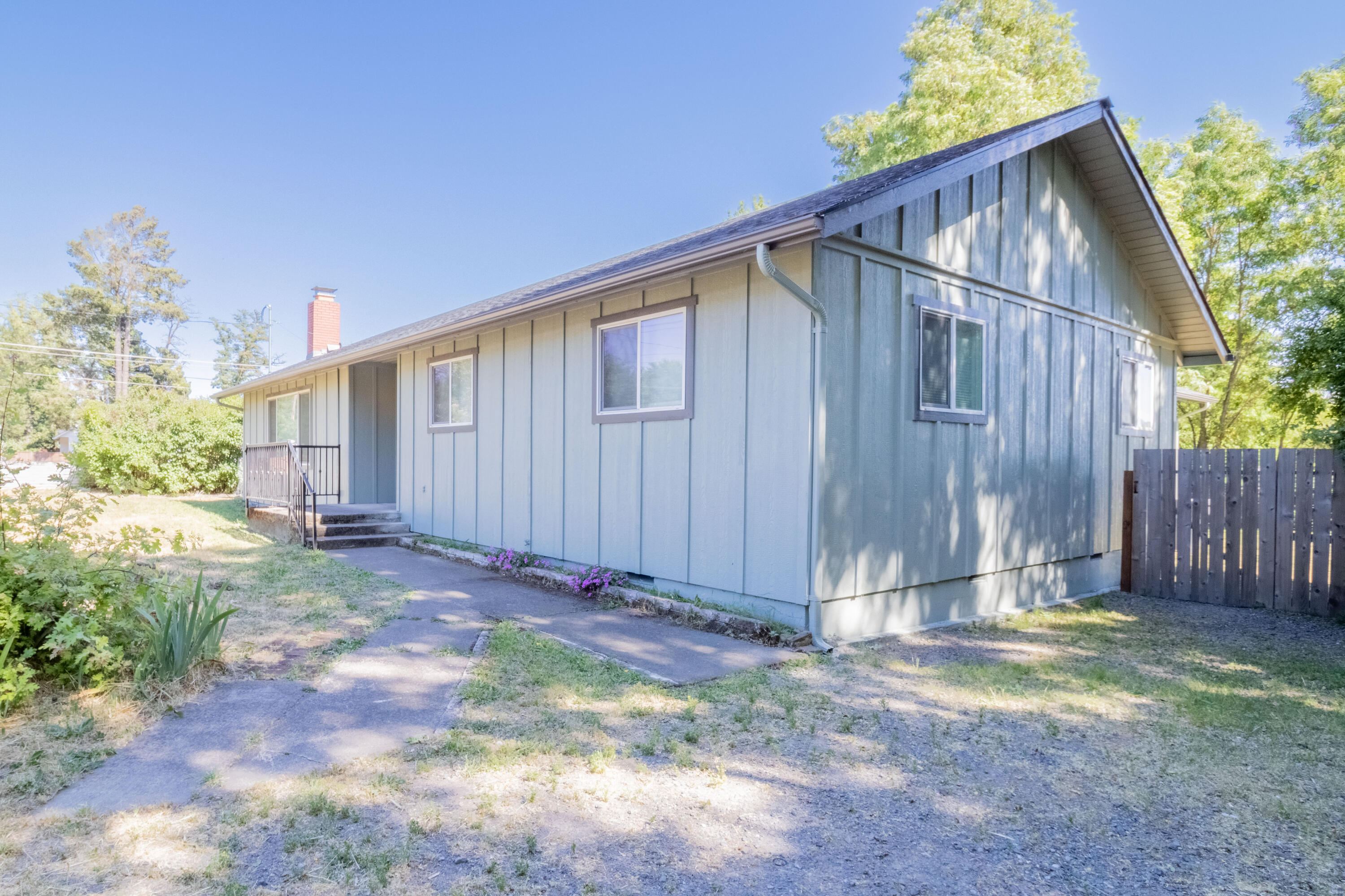 2087 Upper River