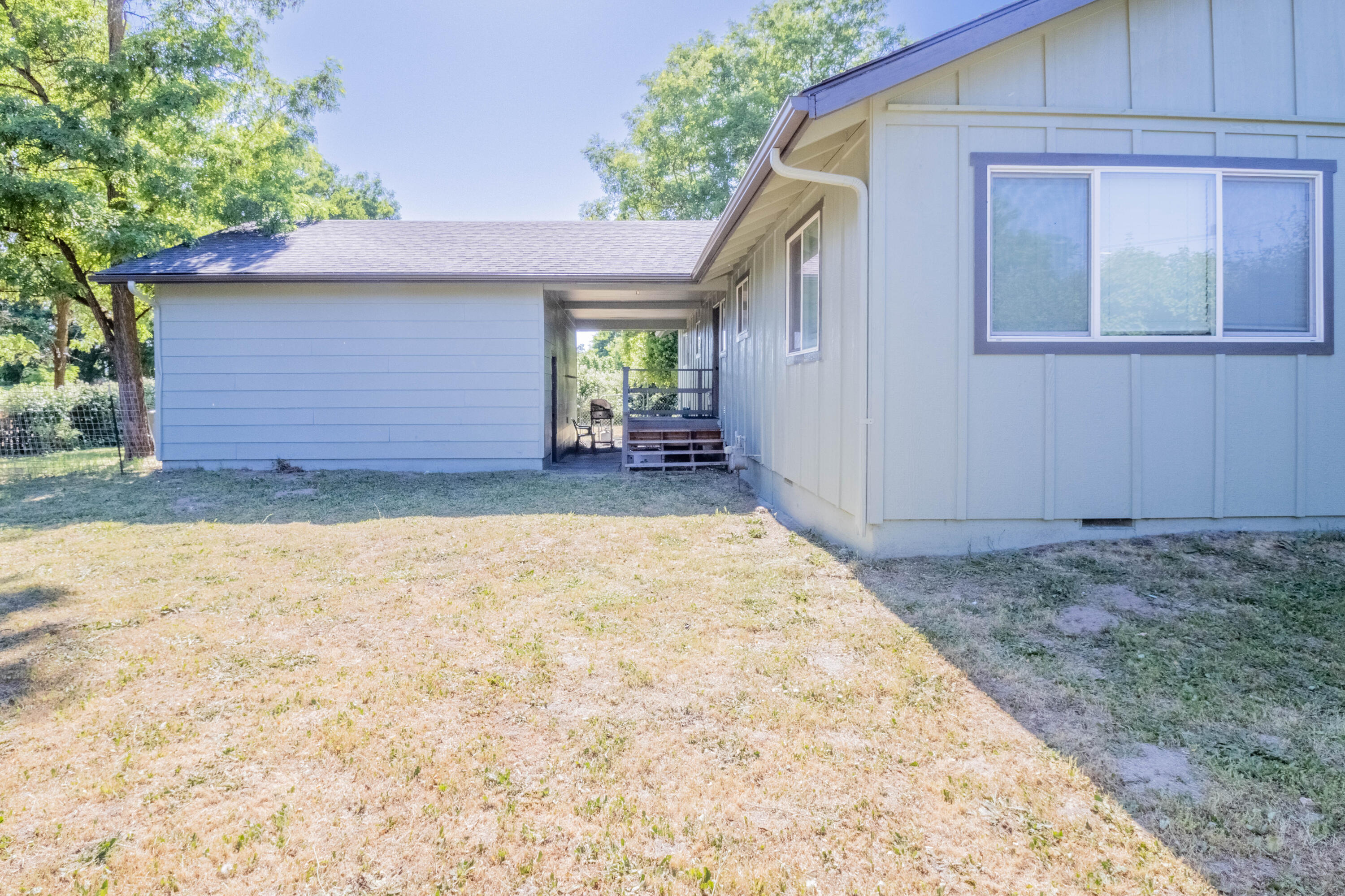 2087 Upper River