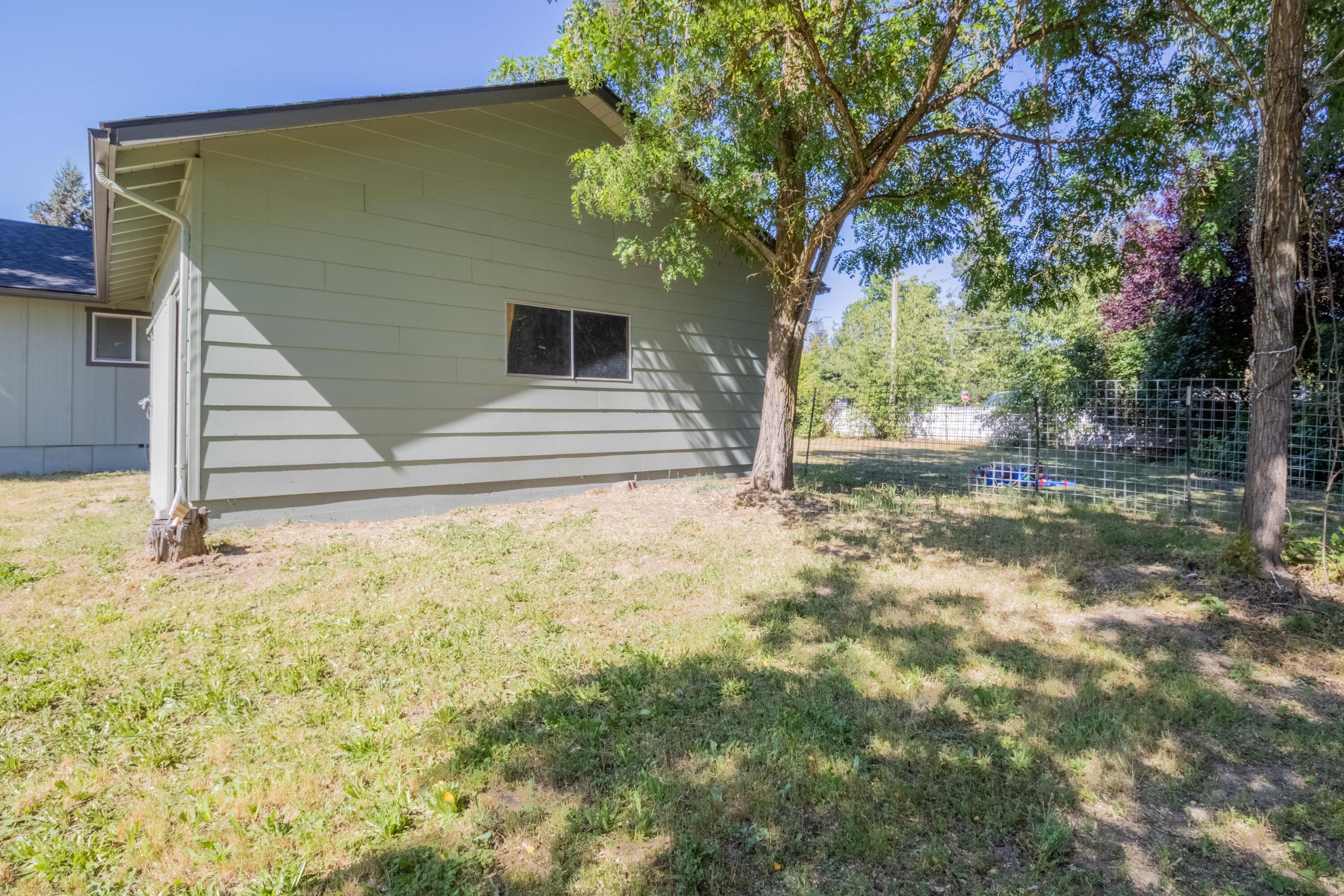 2087 Upper River