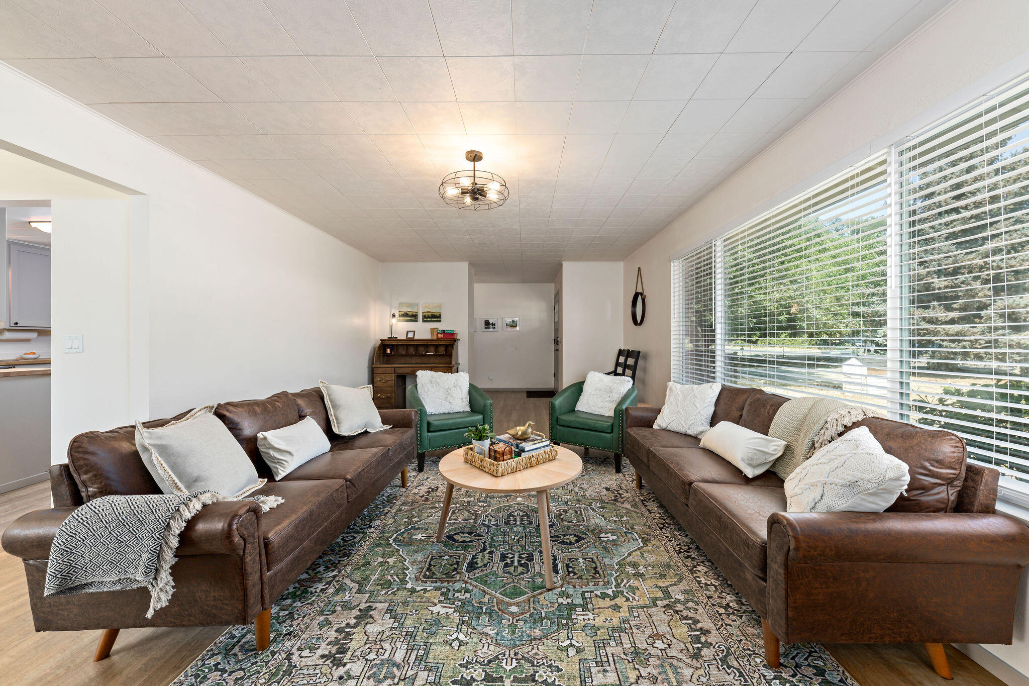 2087 Upper River