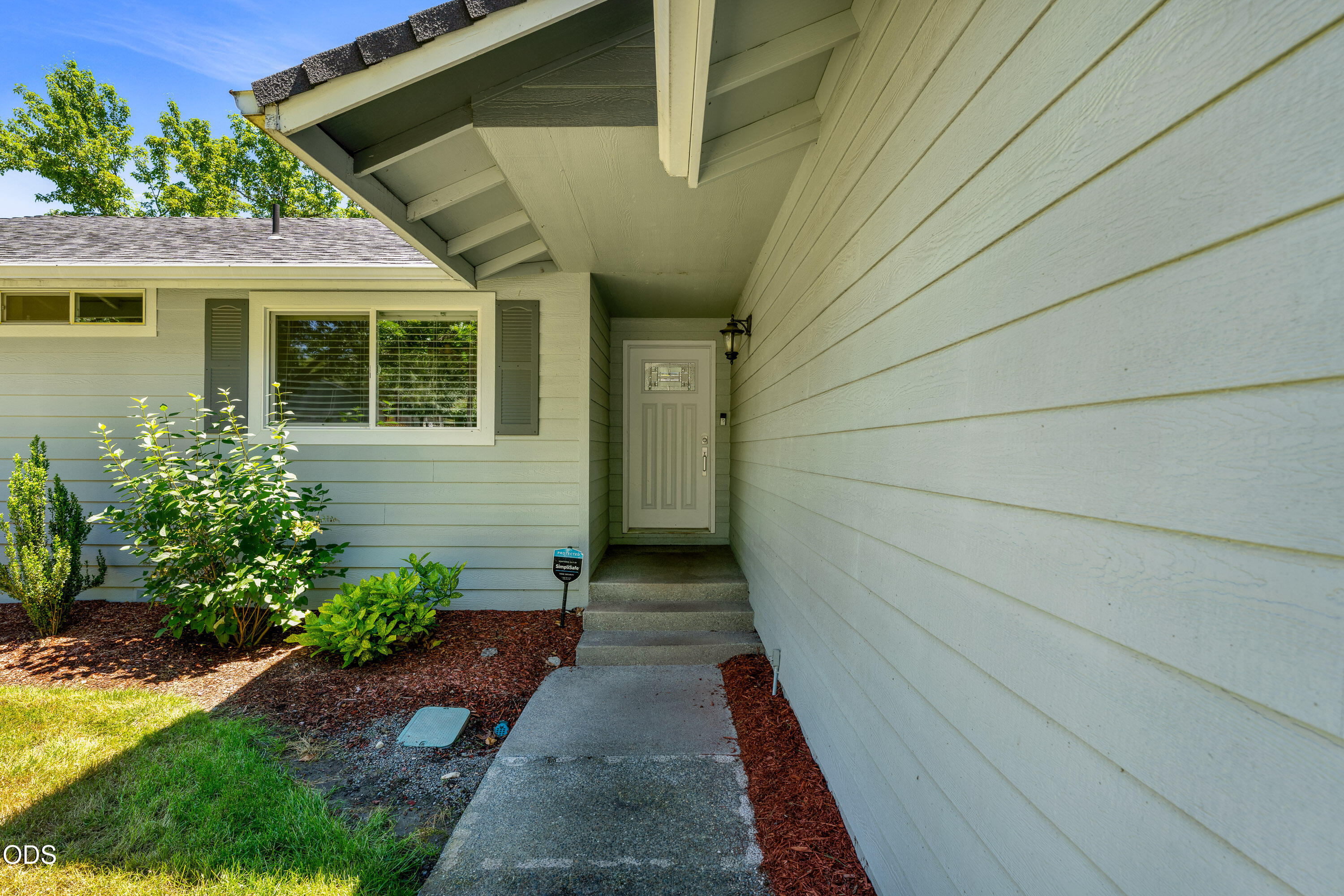 2503 NW Lassen Way