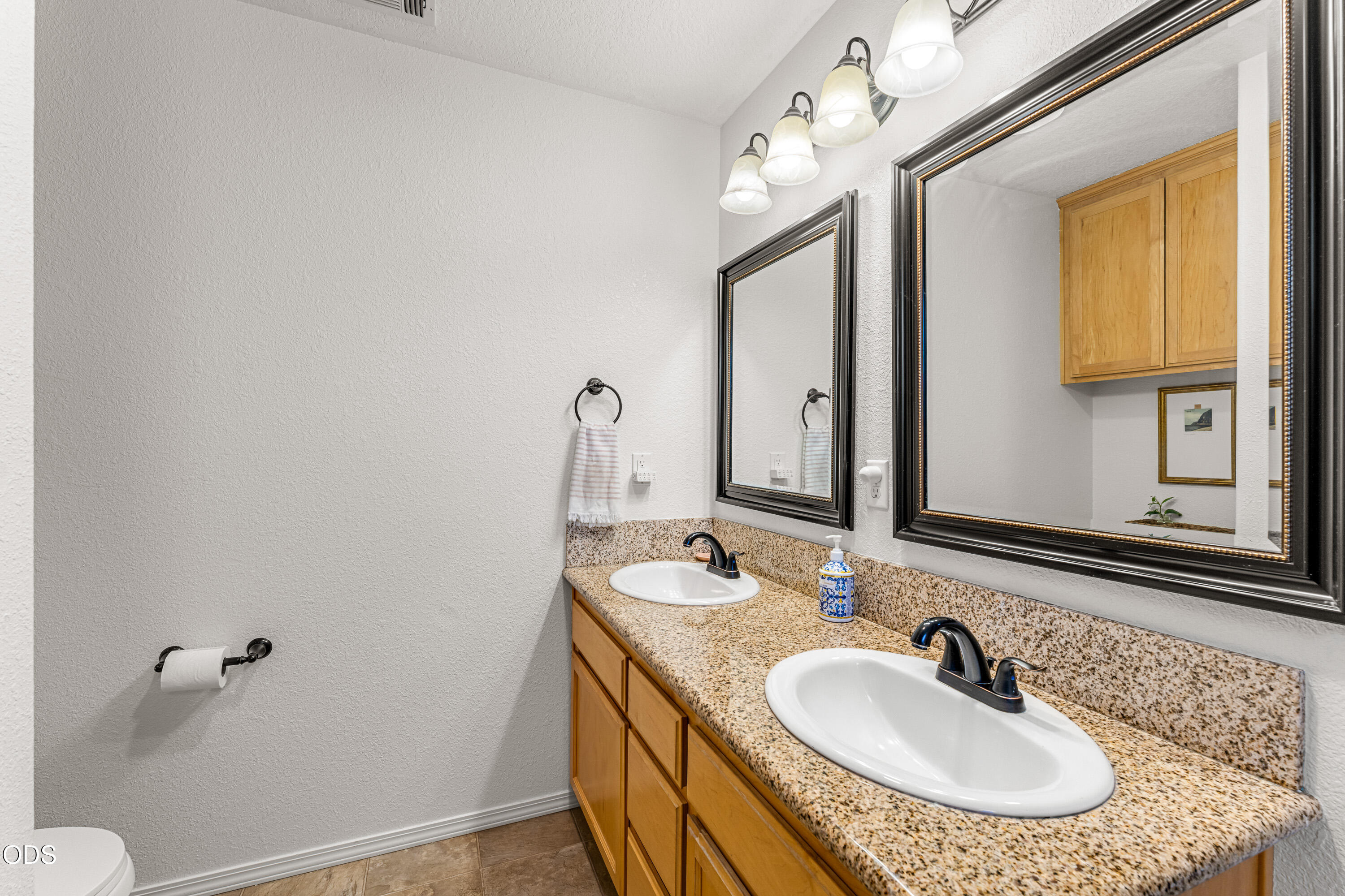 333 SW Bayou Place