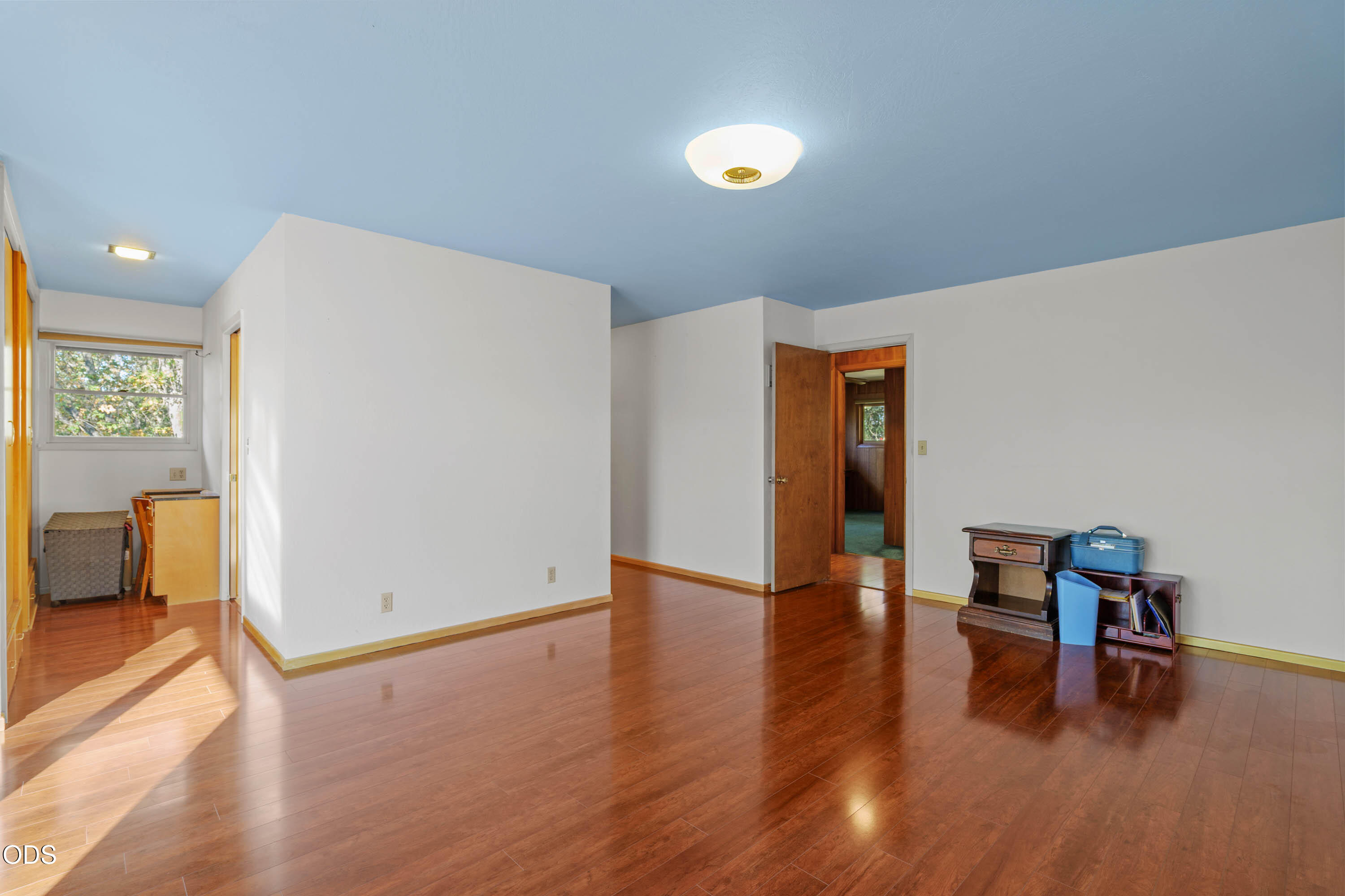 341 SE Hilltop Drive