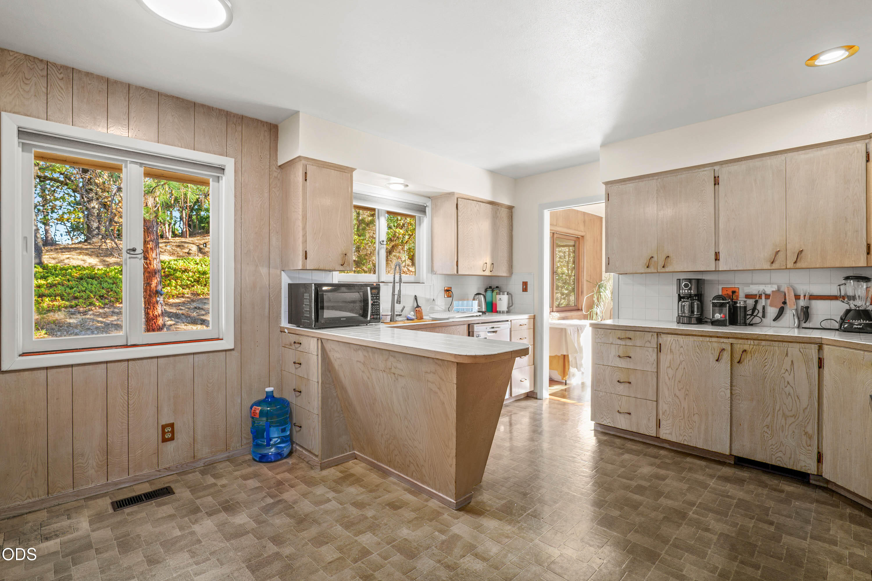 341 SE Hilltop Drive