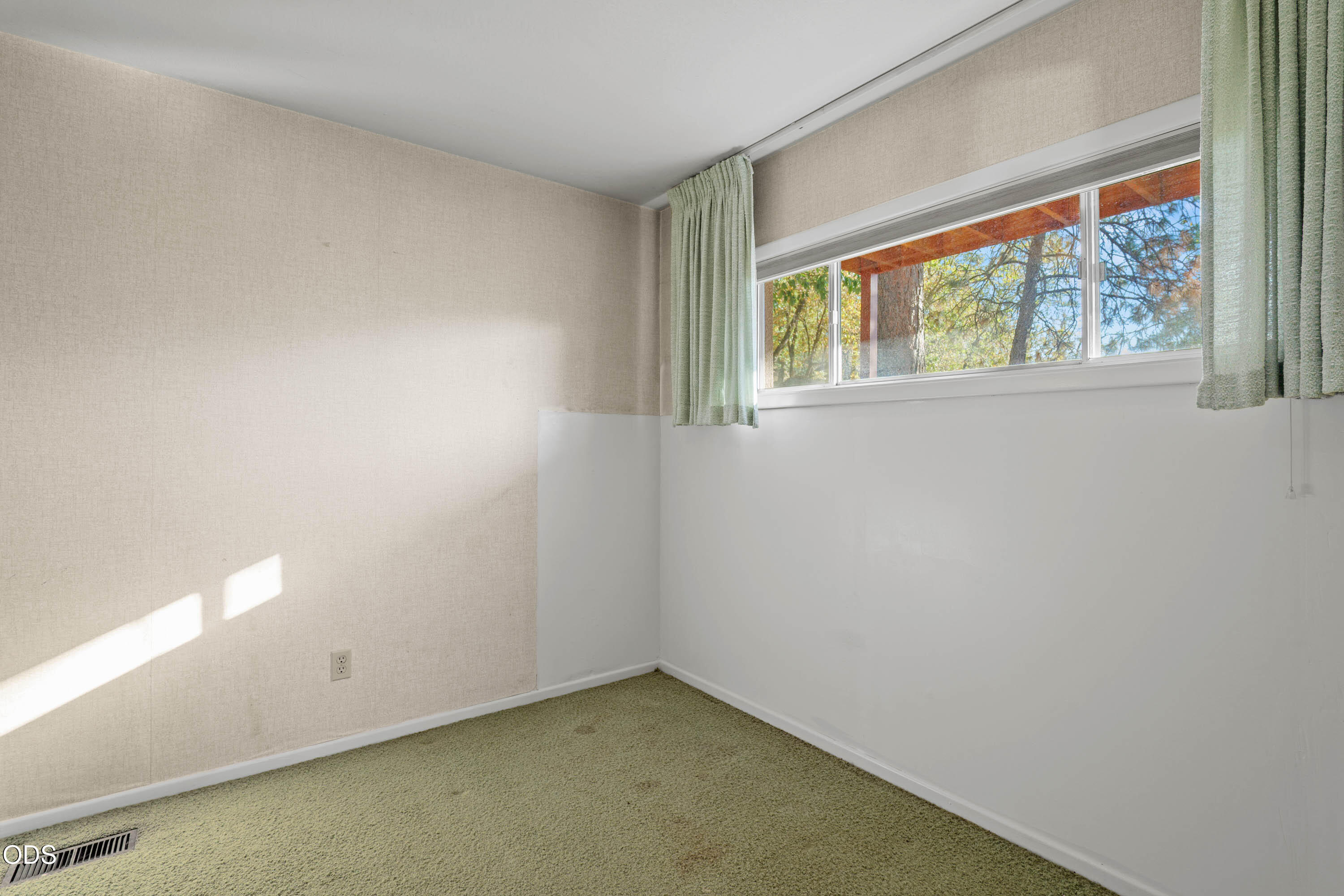 341 SE Hilltop Drive