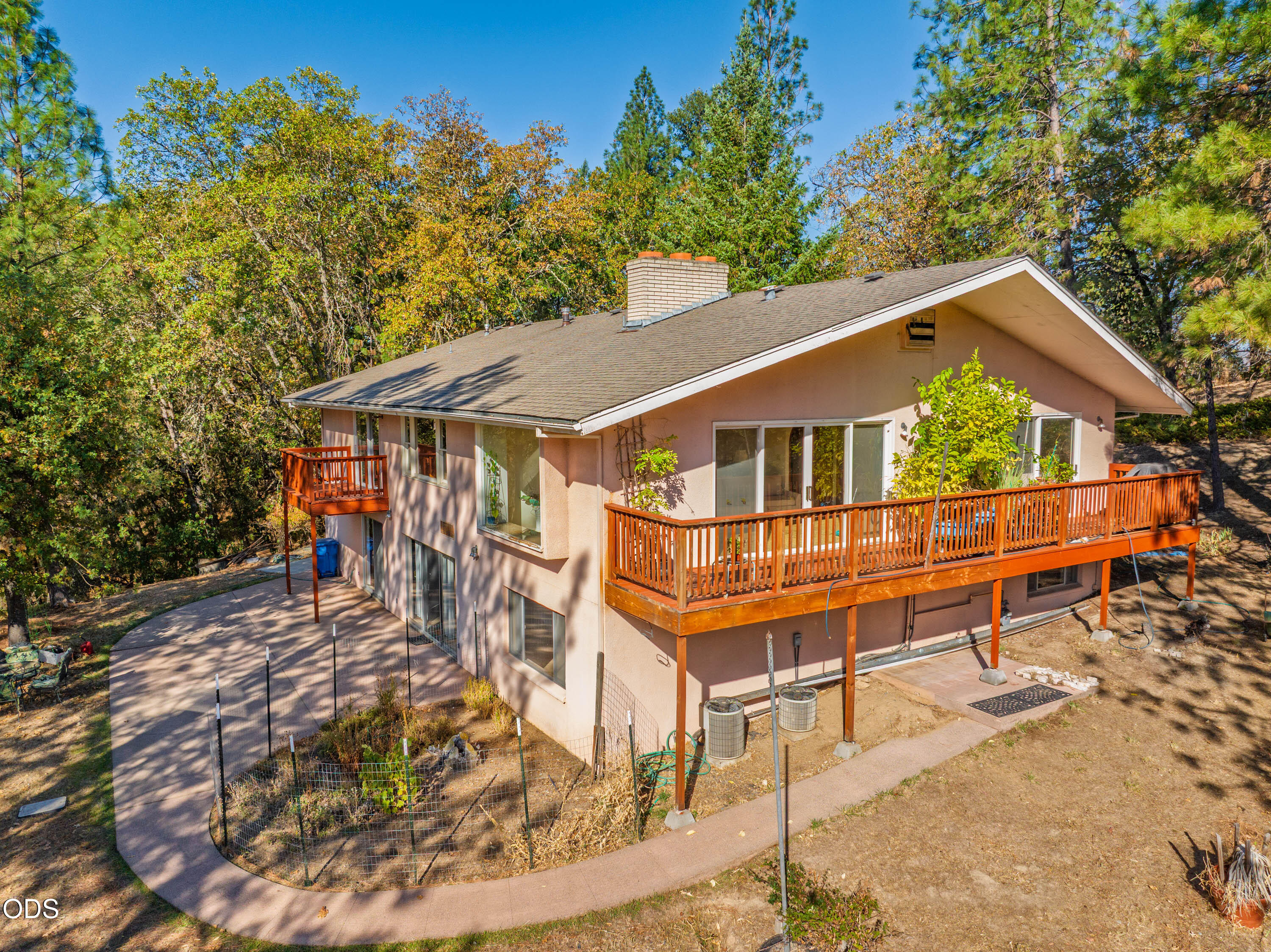 341 SE Hilltop Drive