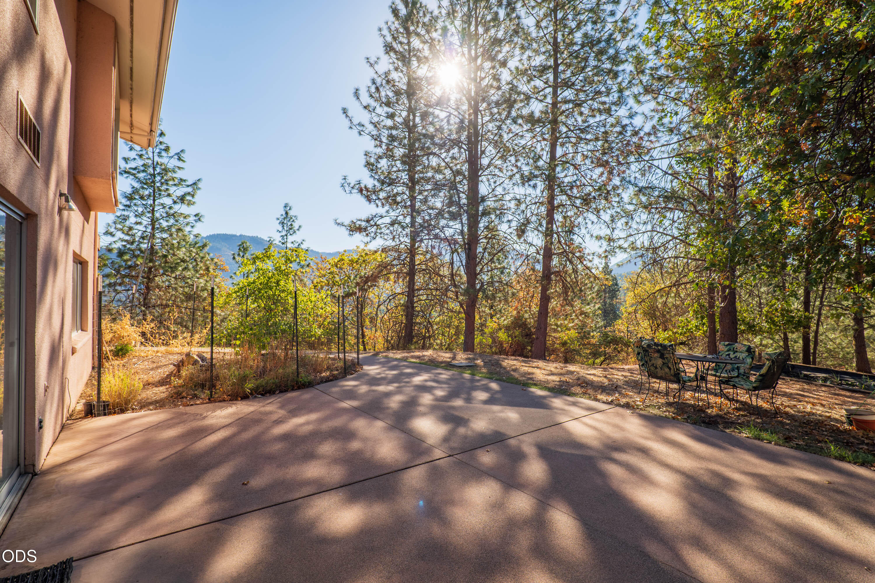341 SE Hilltop Drive