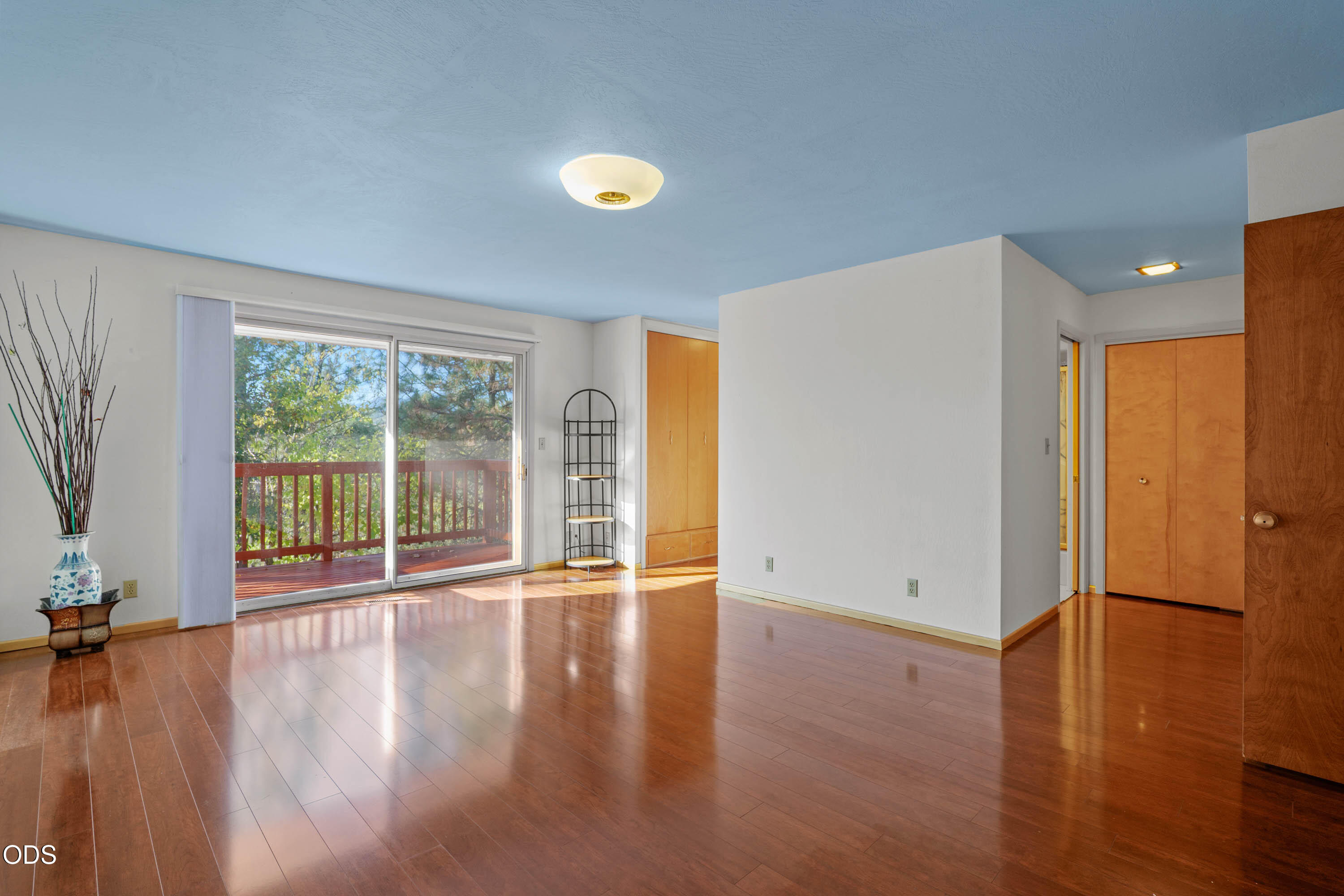 341 SE Hilltop Drive