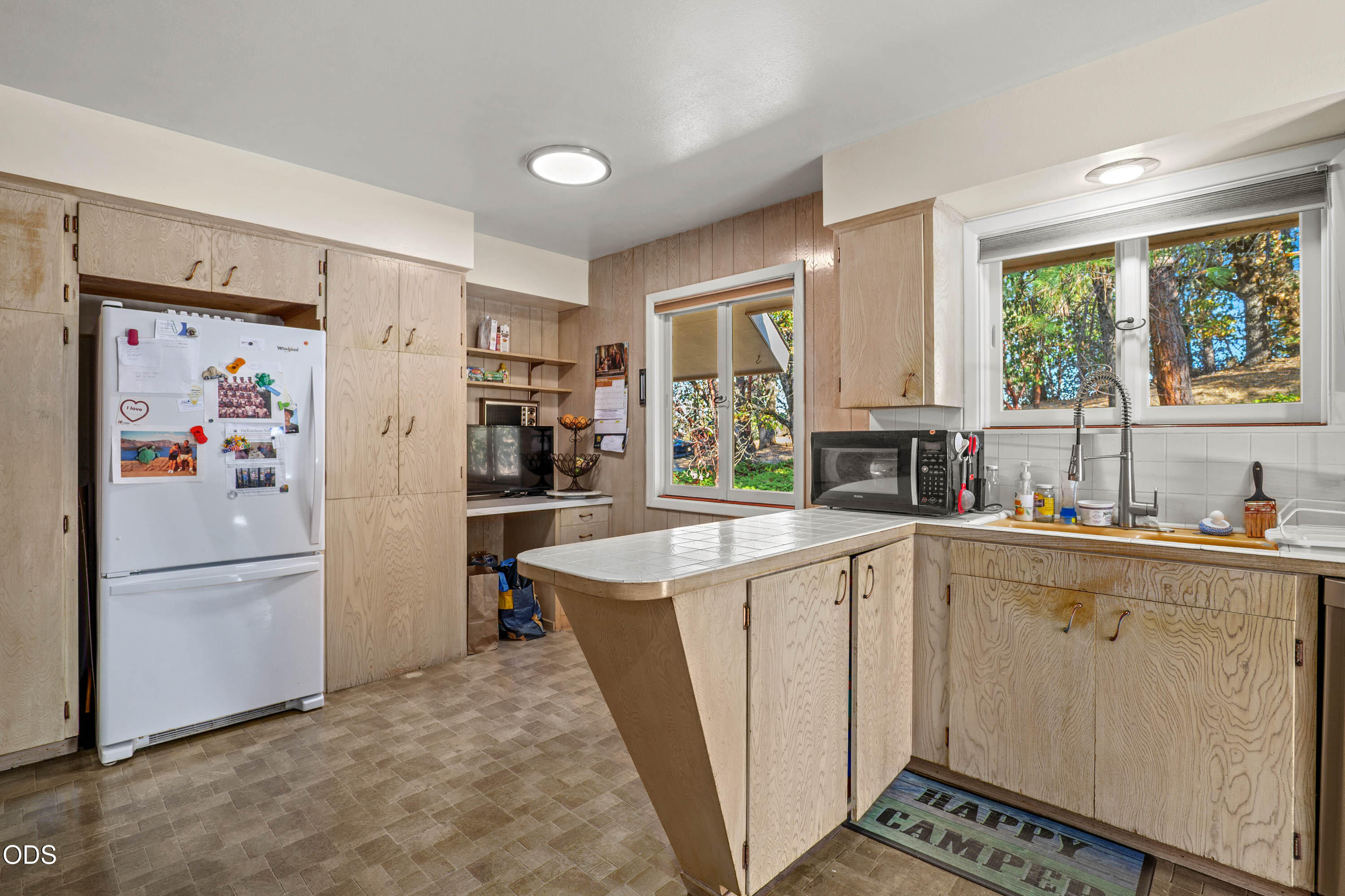 341 SE Hilltop Drive