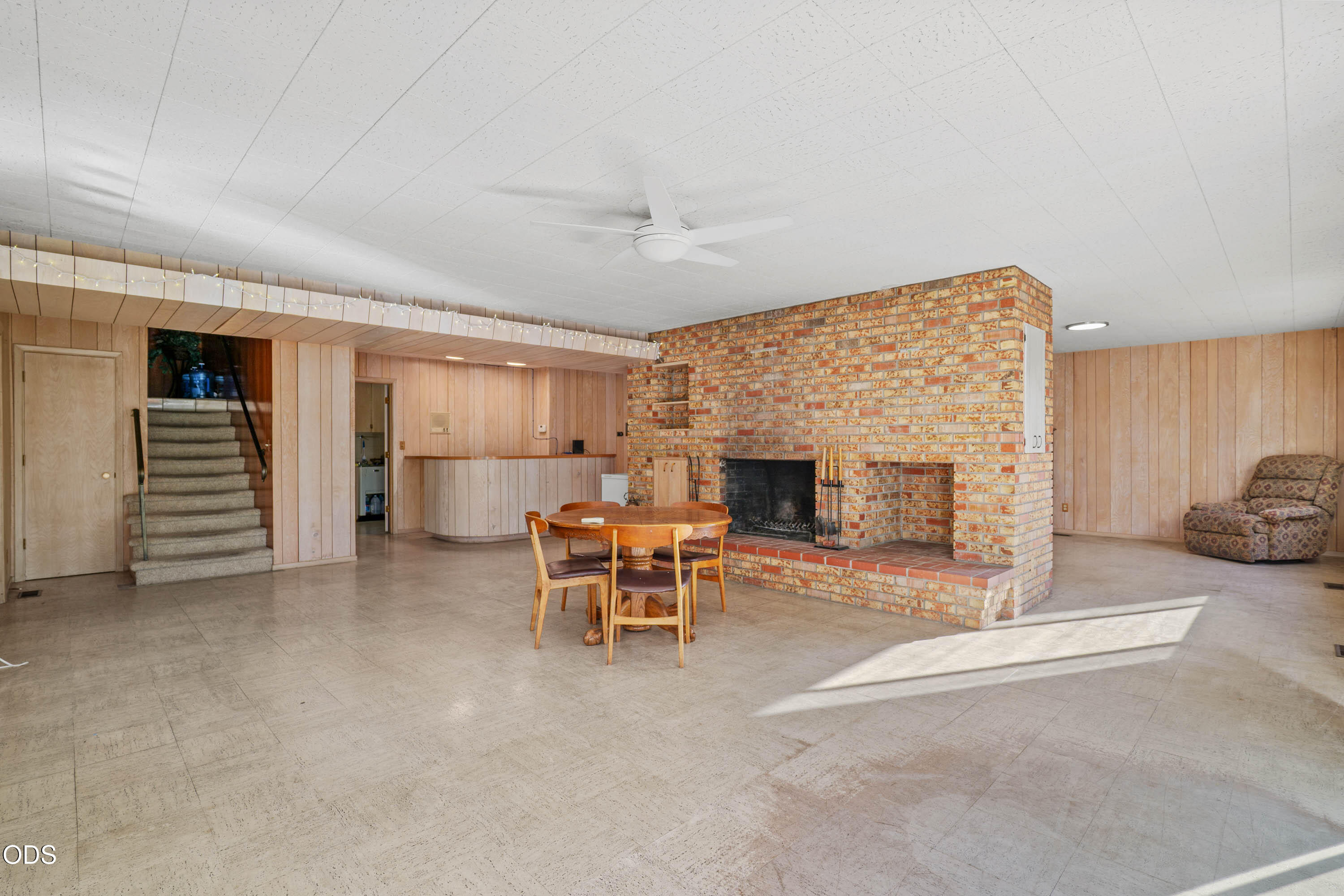 341 SE Hilltop Drive