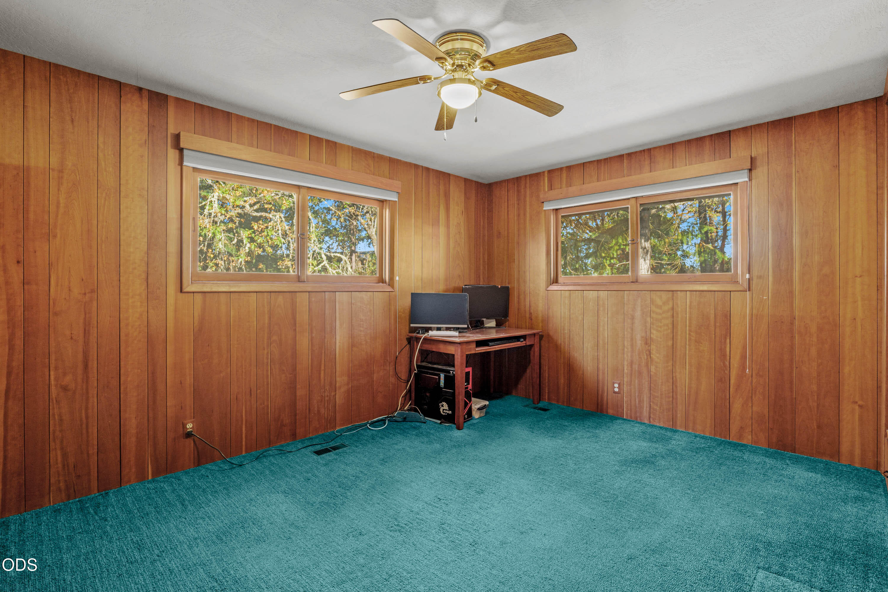 341 SE Hilltop Drive