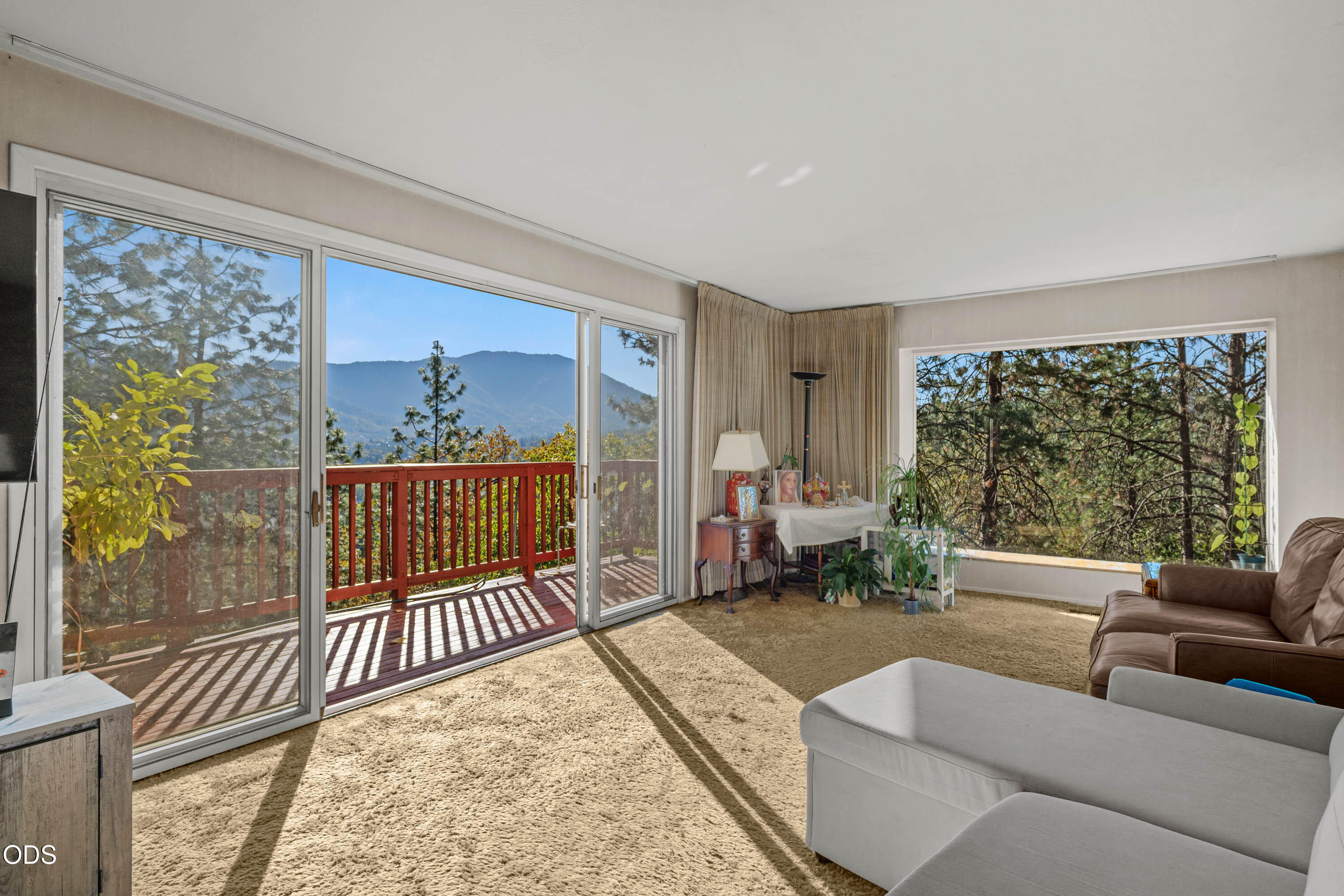 341 SE Hilltop Drive