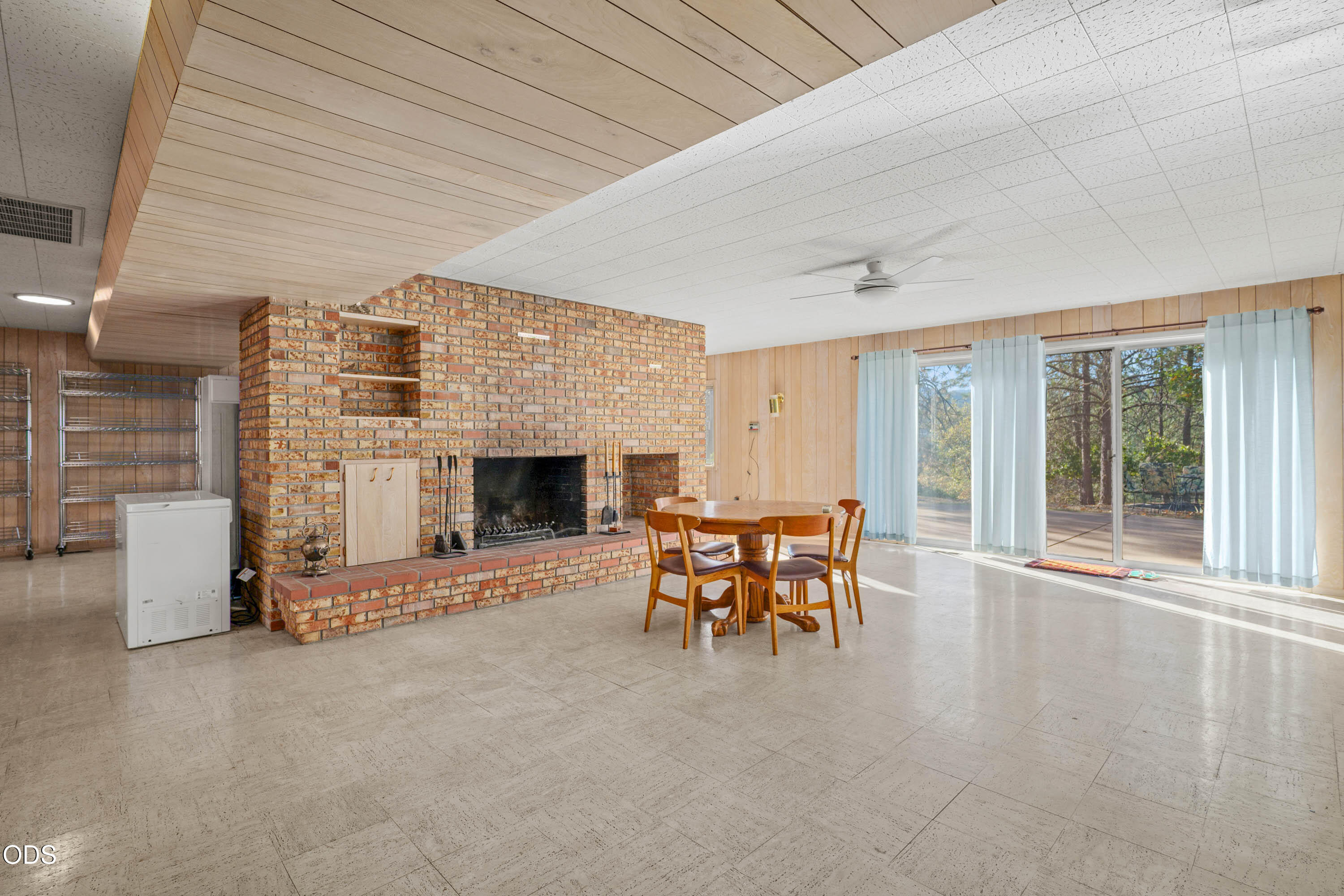 341 SE Hilltop Drive