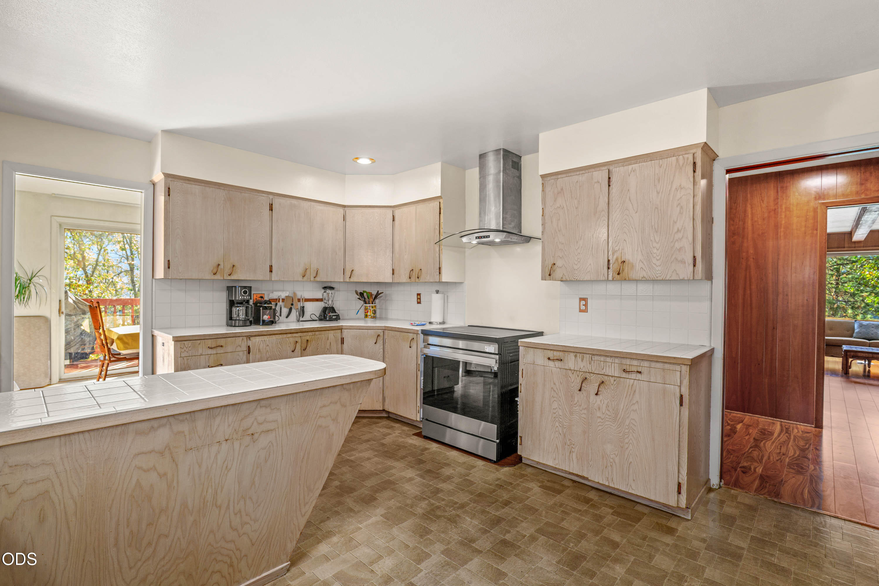 341 SE Hilltop Drive