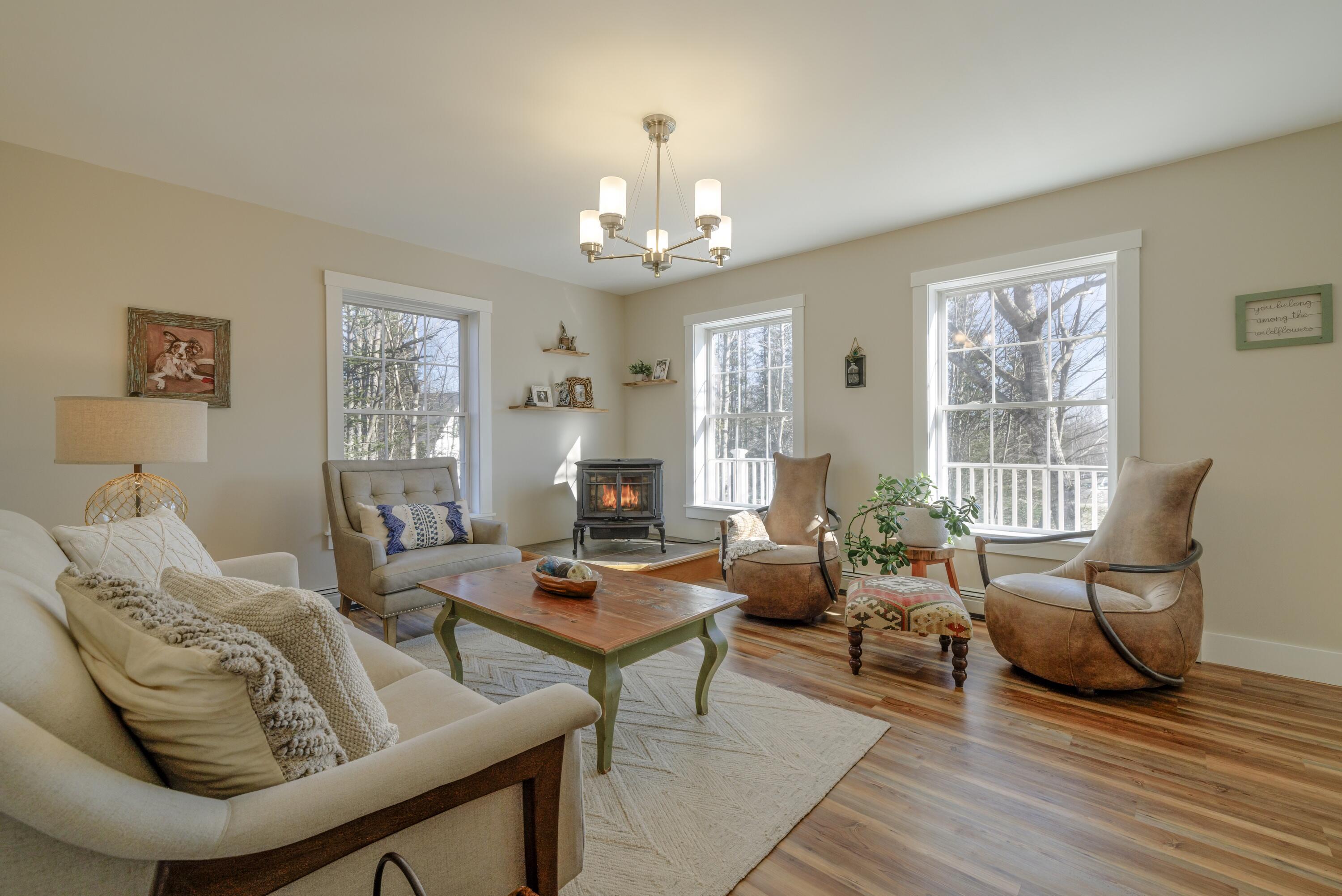 12 Lonely Oak Way