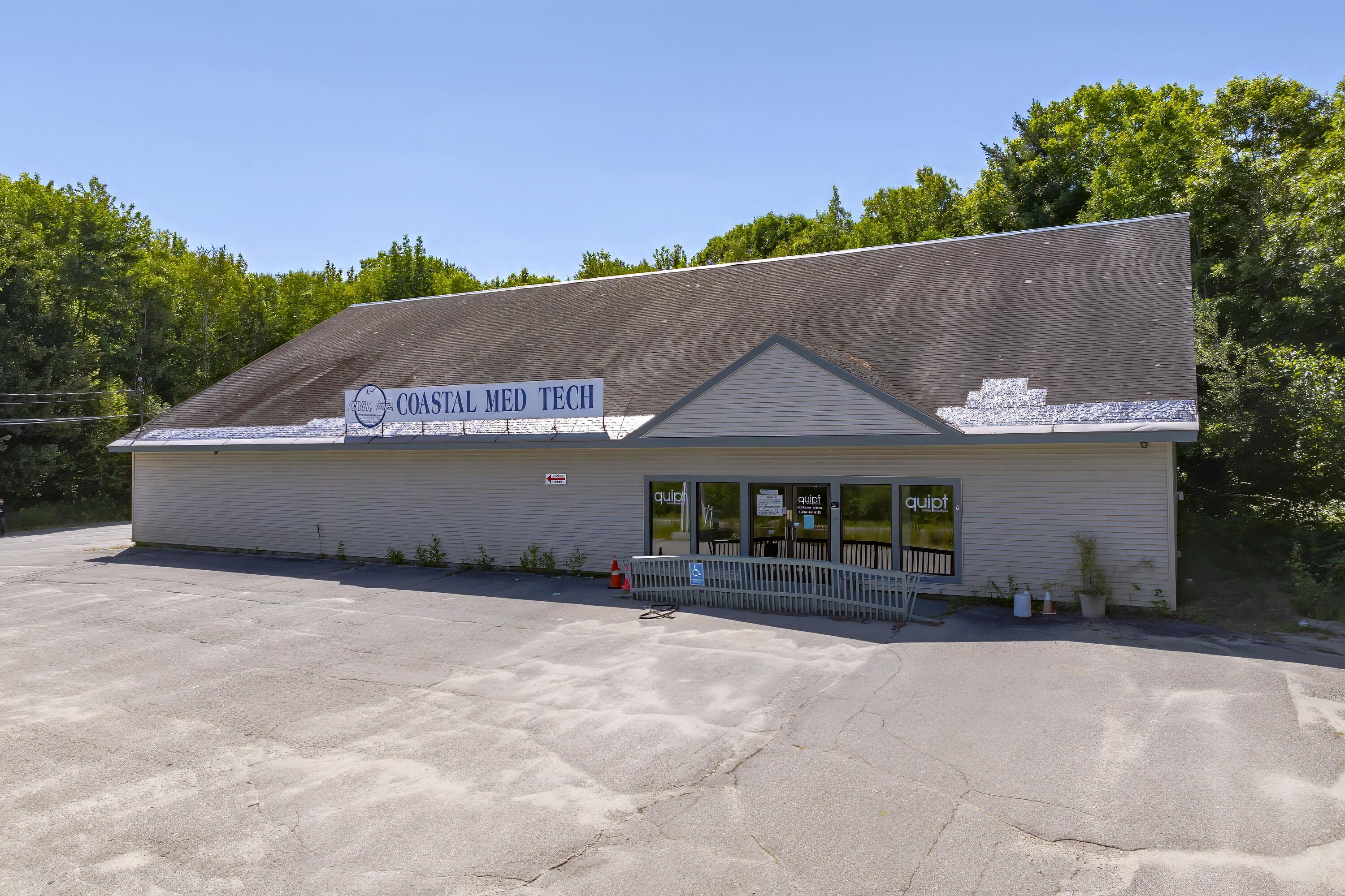 25 Douglas Highway