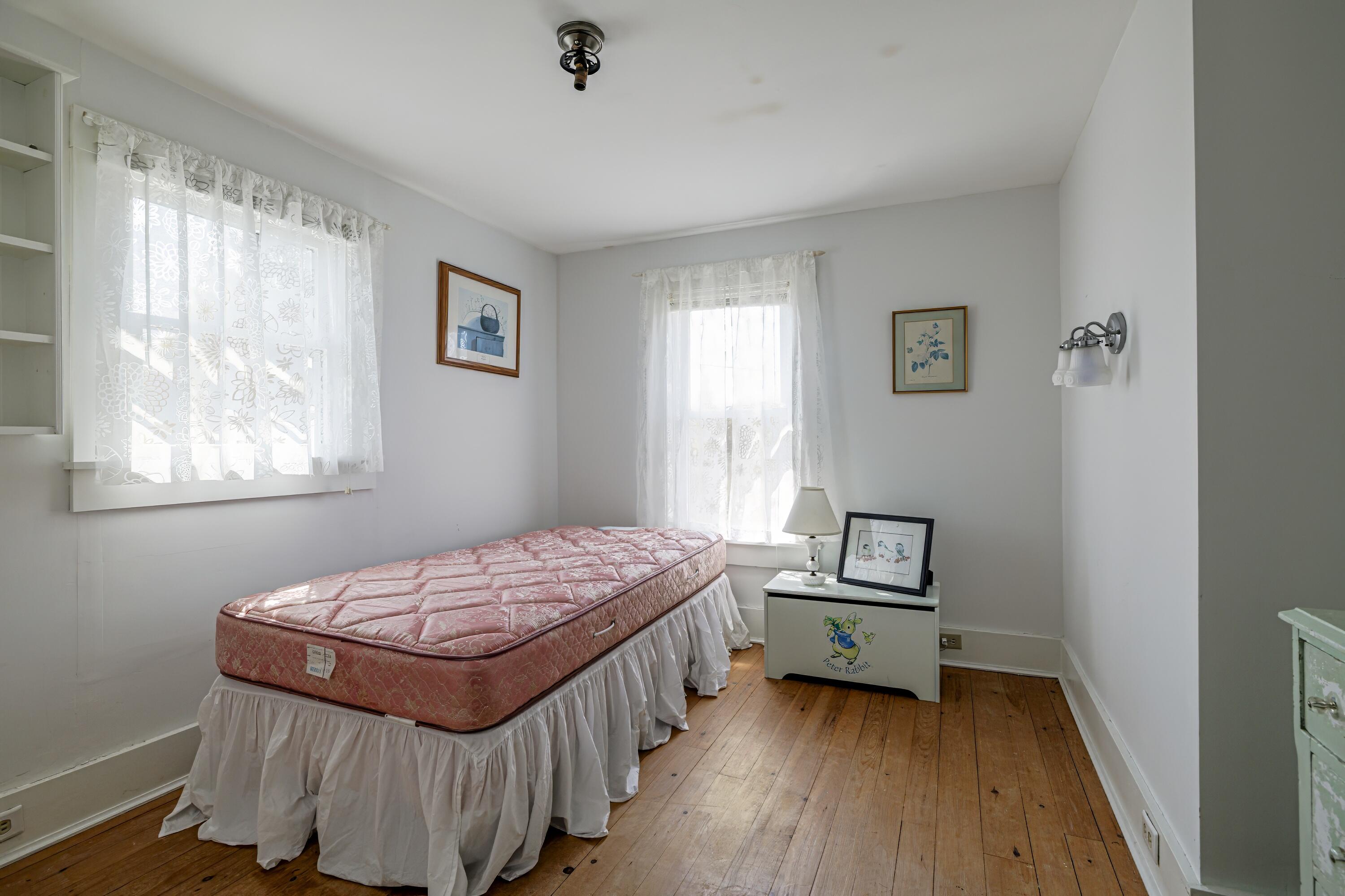 13 Francis Pound Road