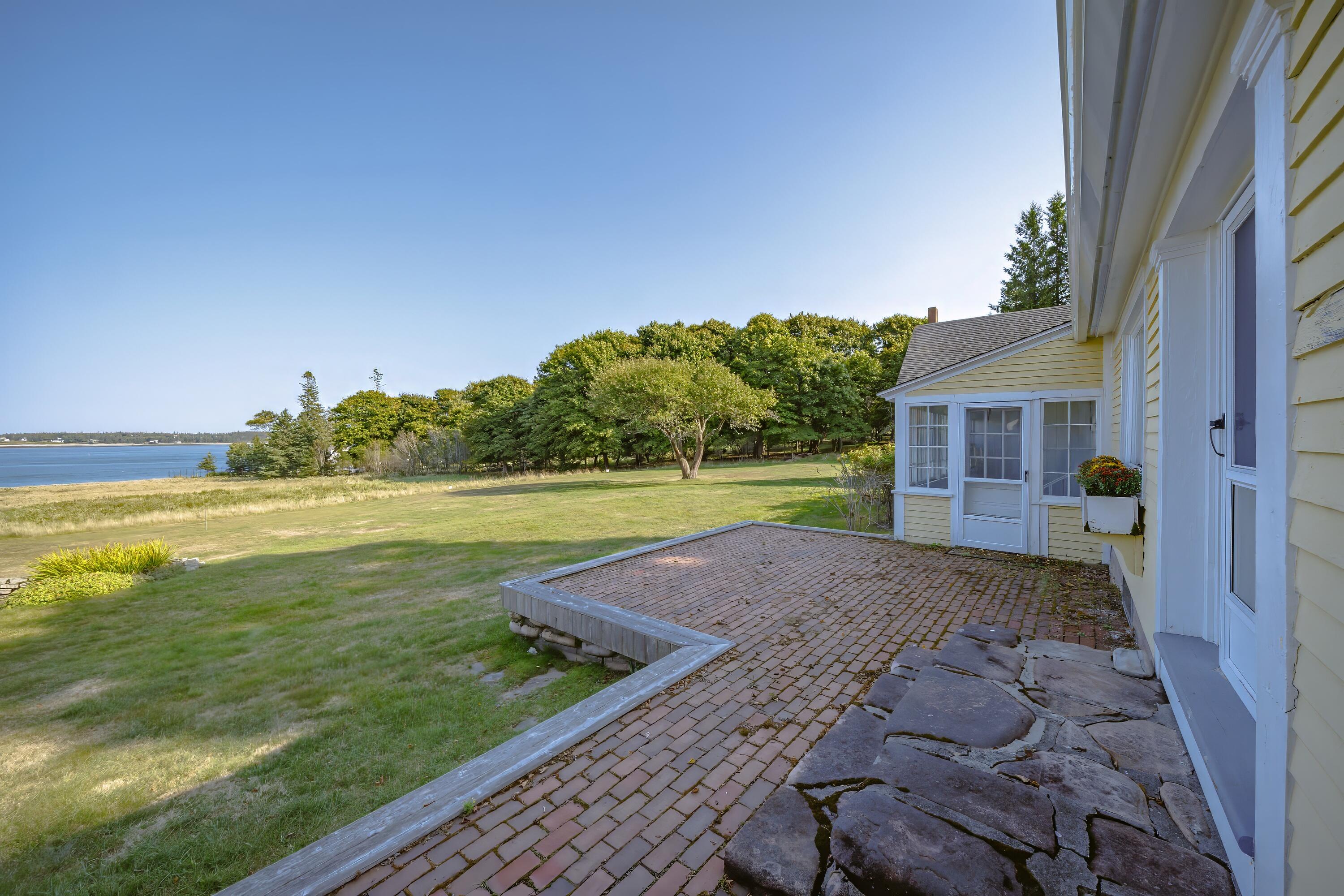 435 Seawall Road