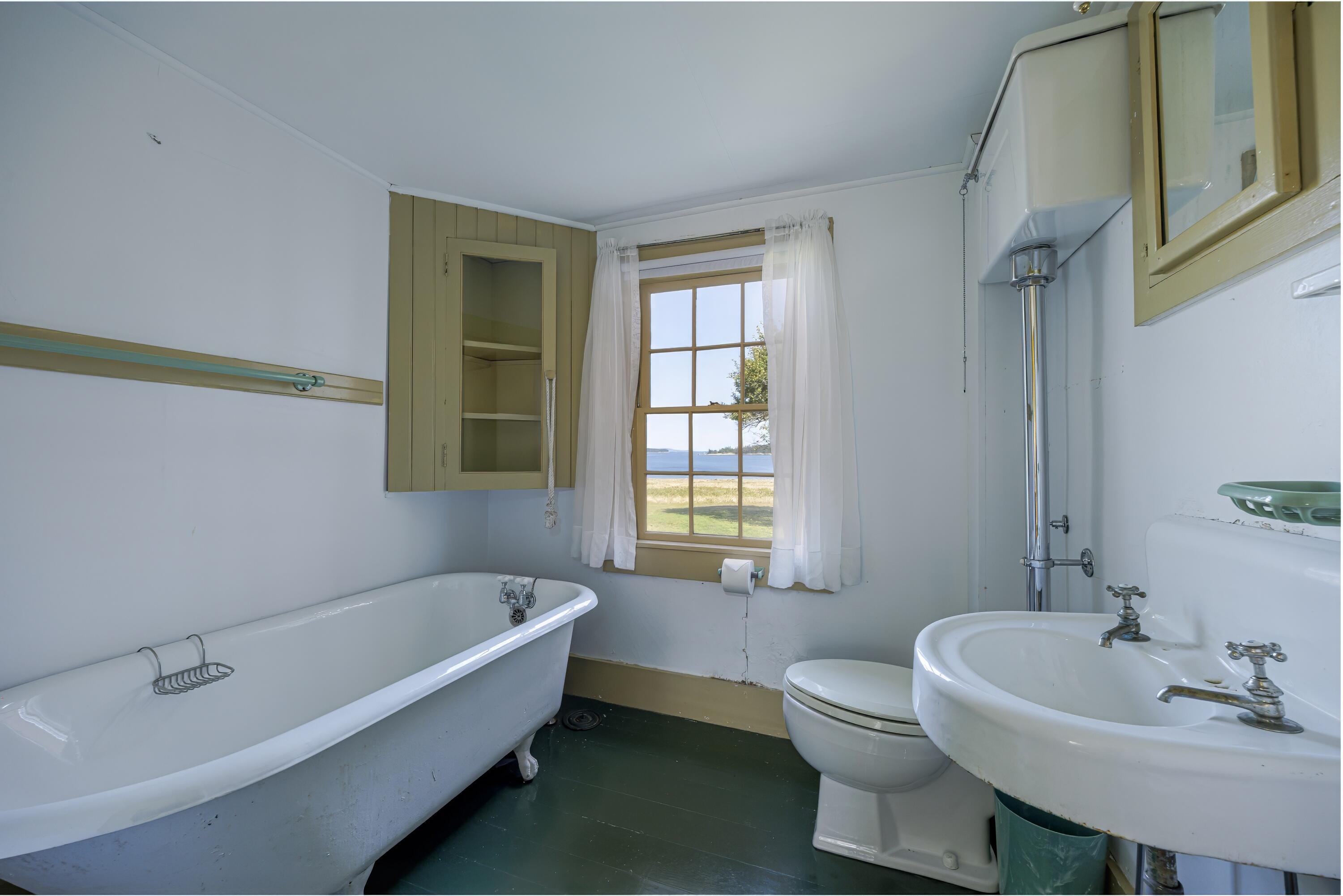 435 Seawall Road