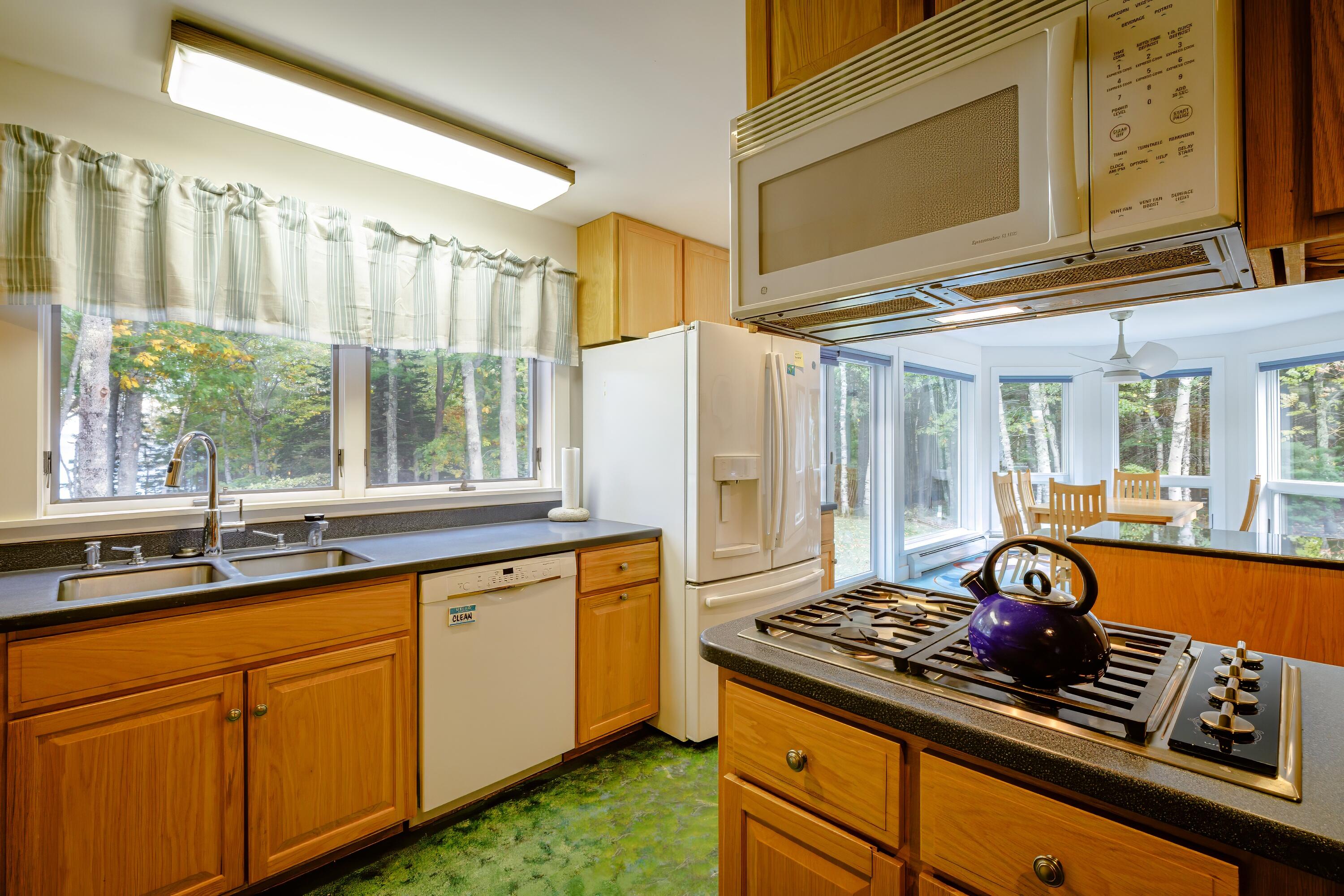 472 Schooner Head Road