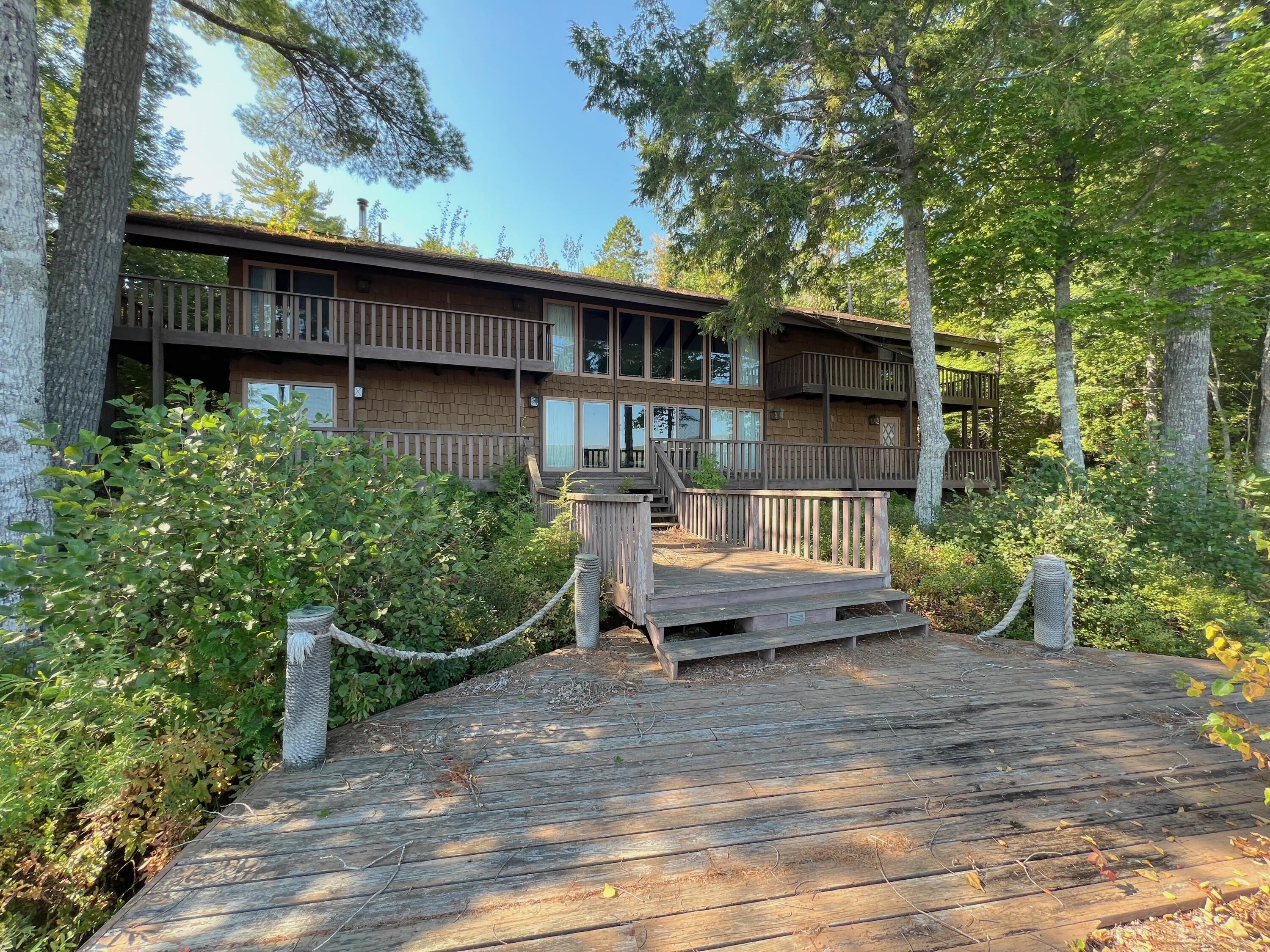 595 Nicolin Road