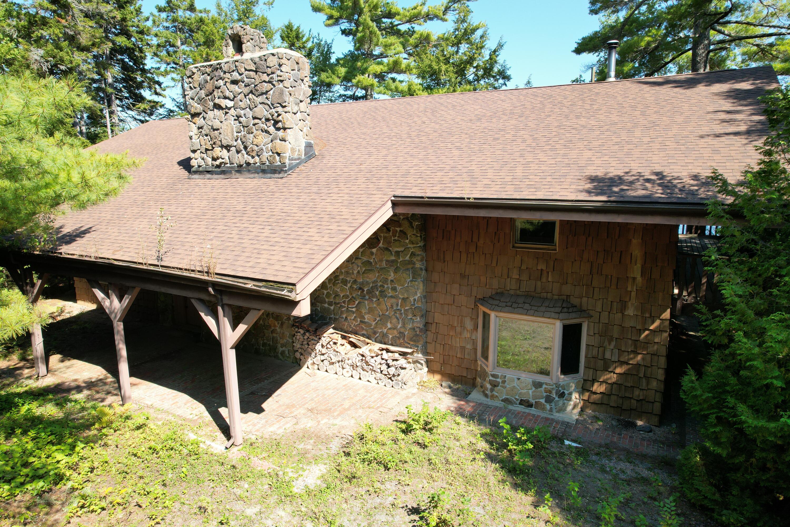 595 Nicolin Road
