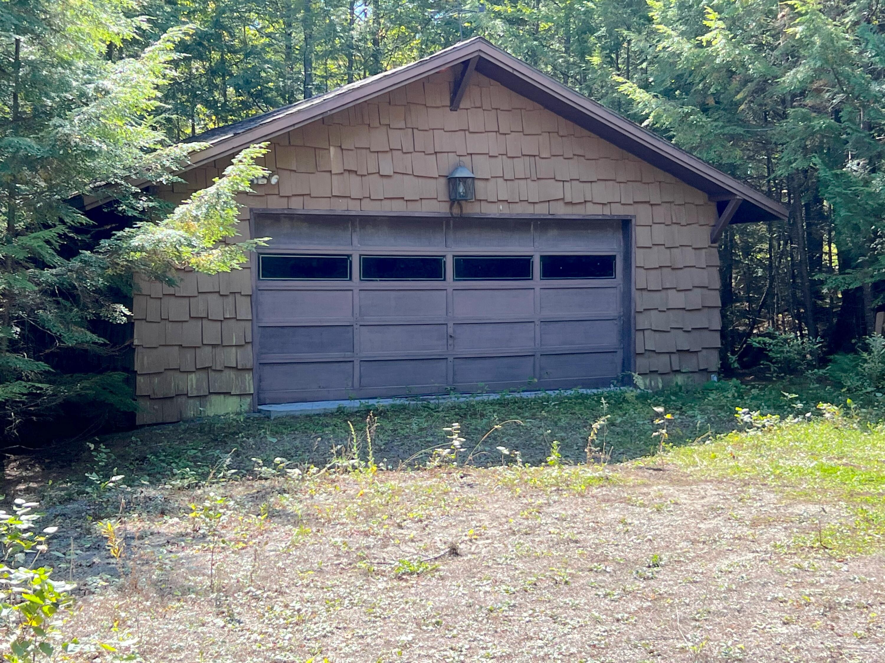 595 Nicolin Road