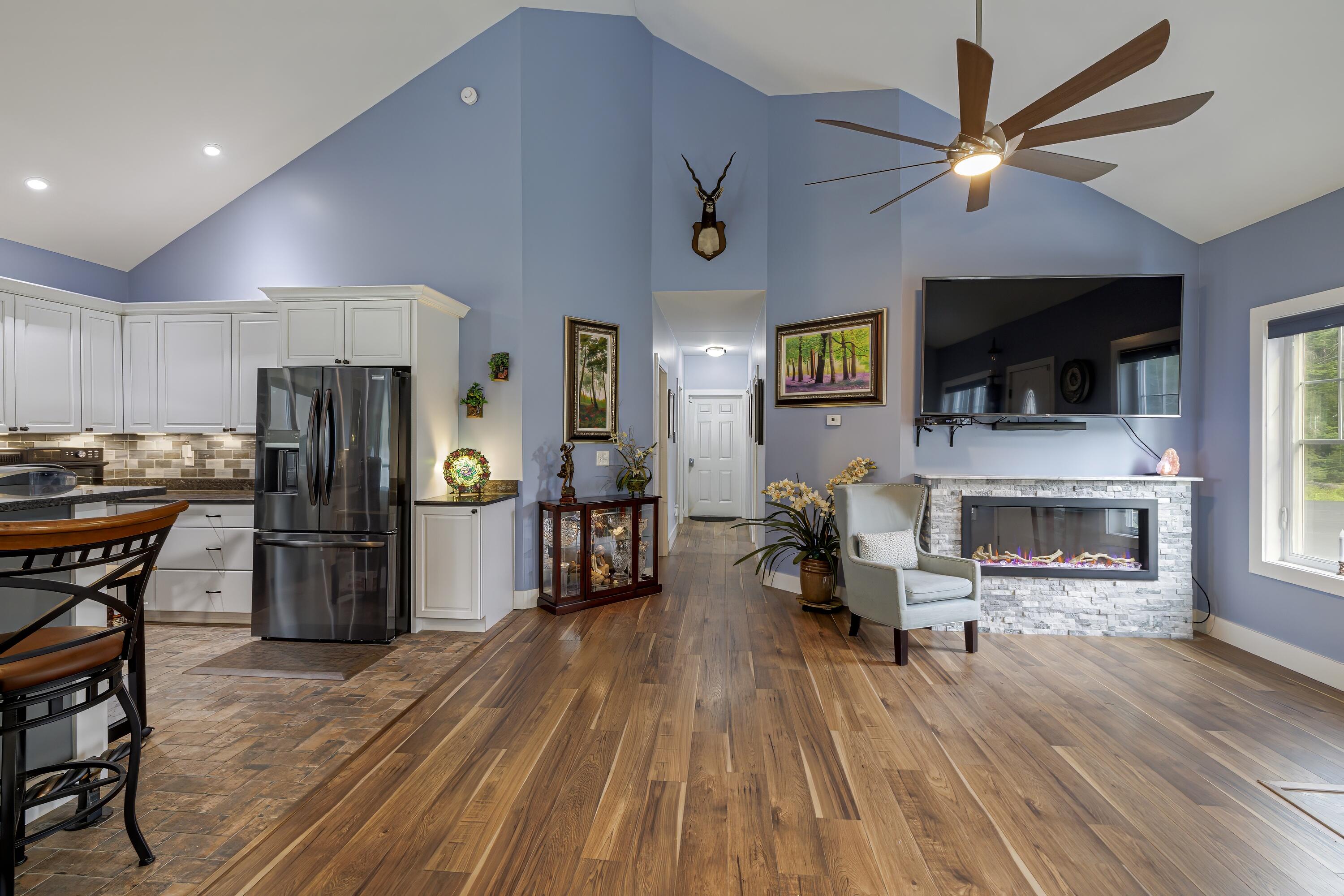 153 Woodcock Ln