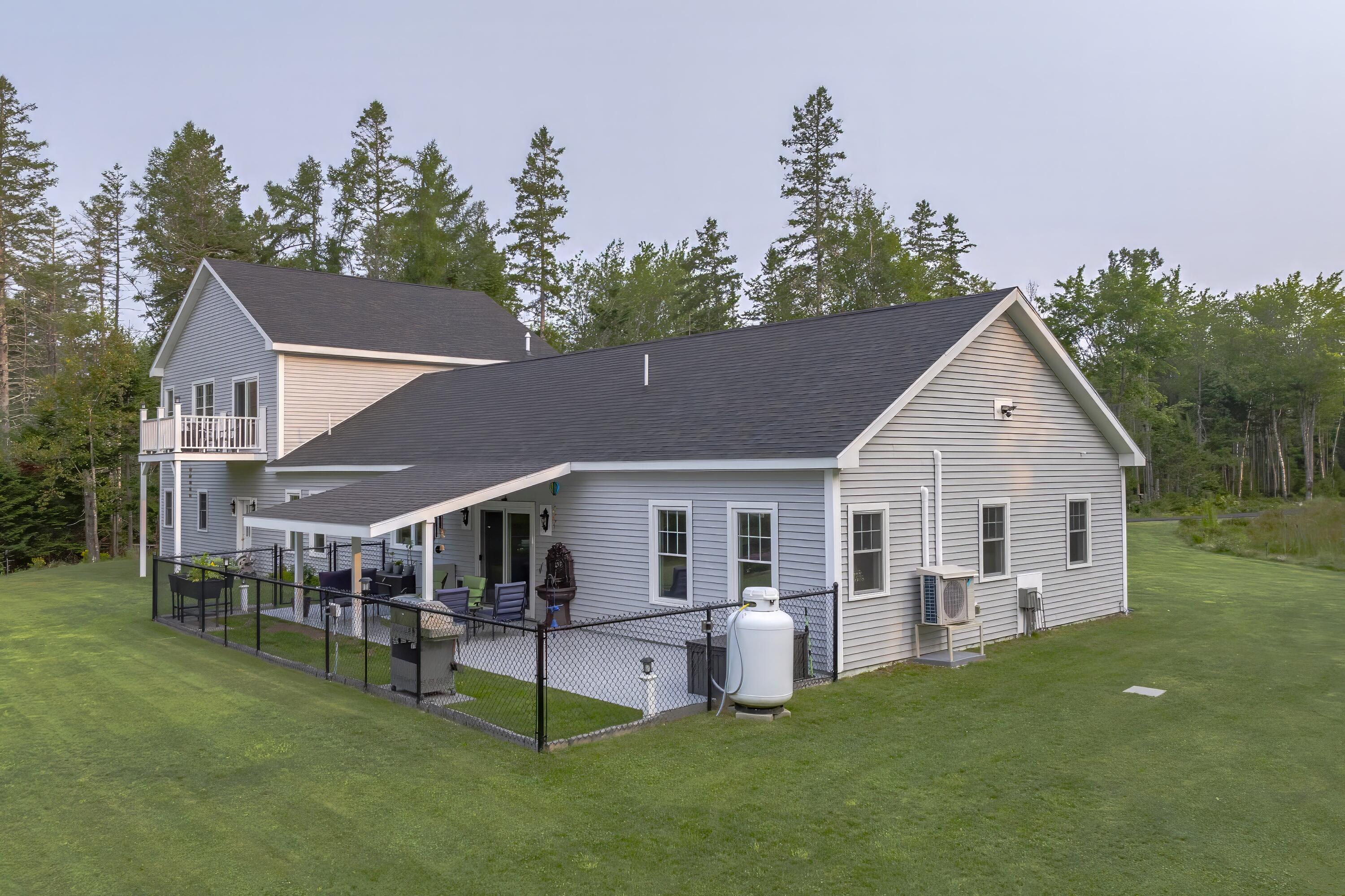 153 Woodcock Ln