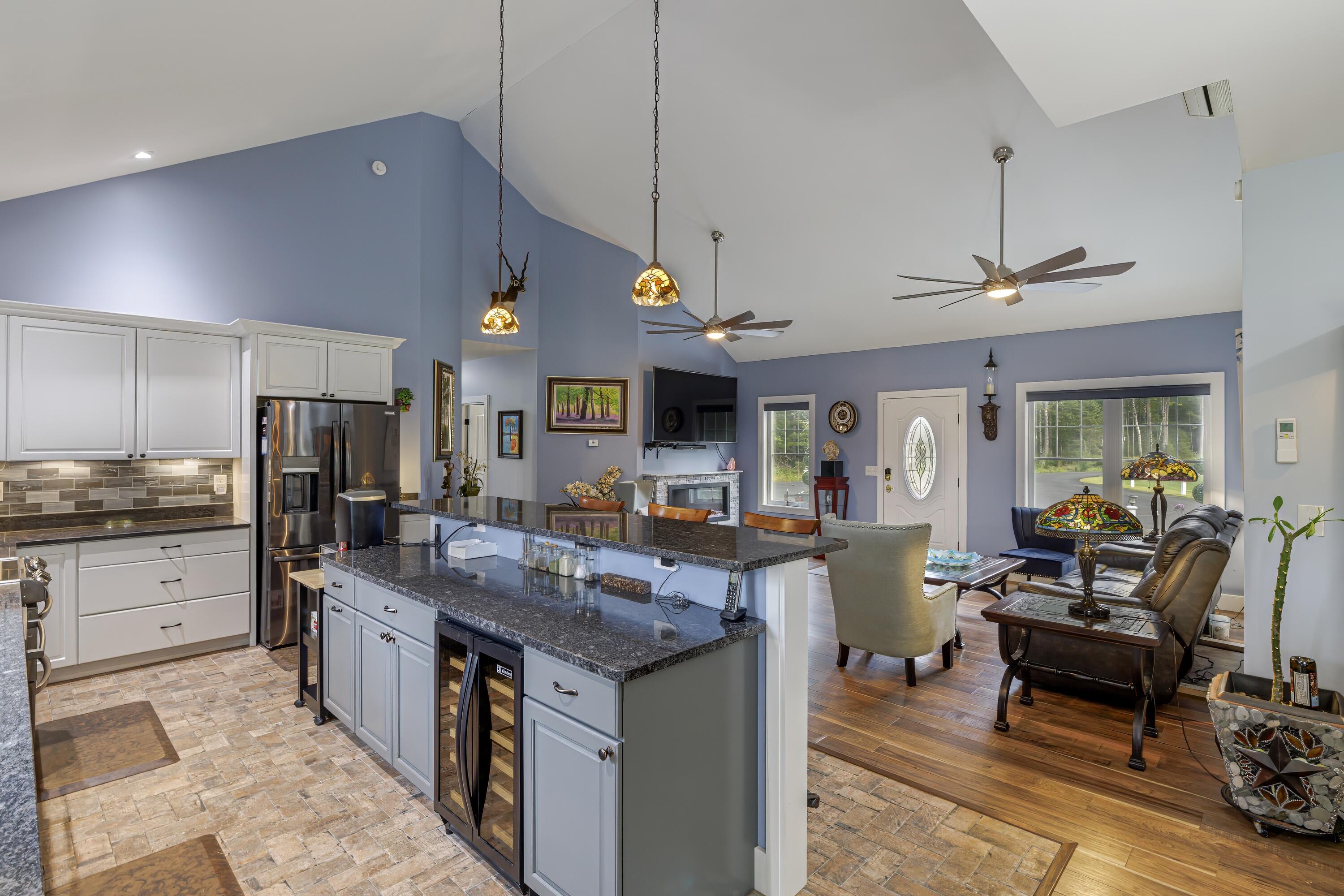 153 Woodcock Ln