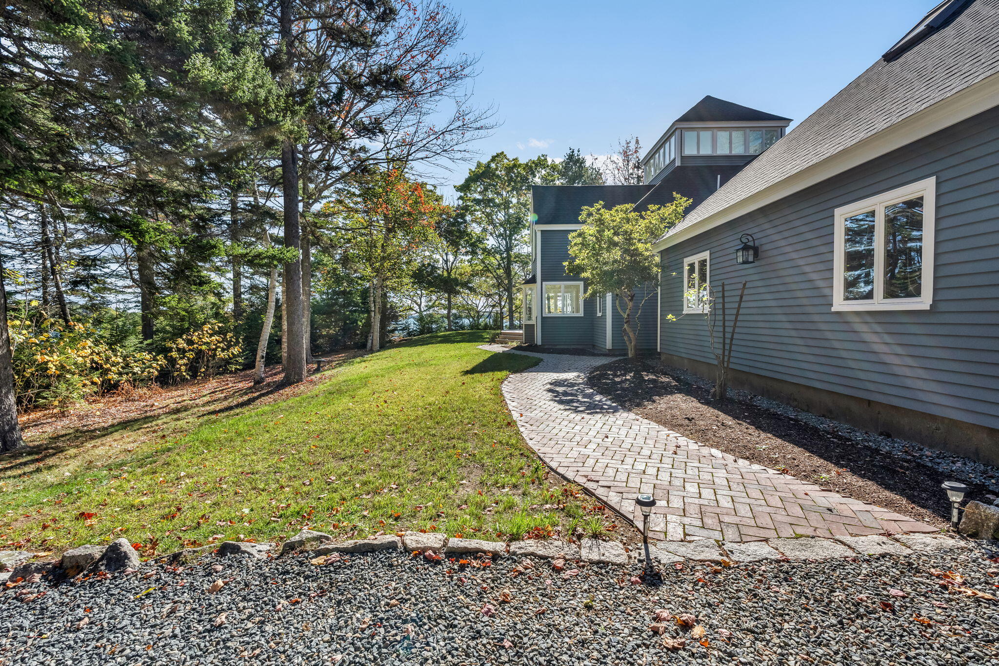 82 Falcon Lane